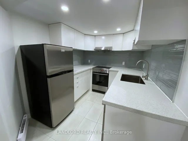 82 Parkway Ave, Toronto 4