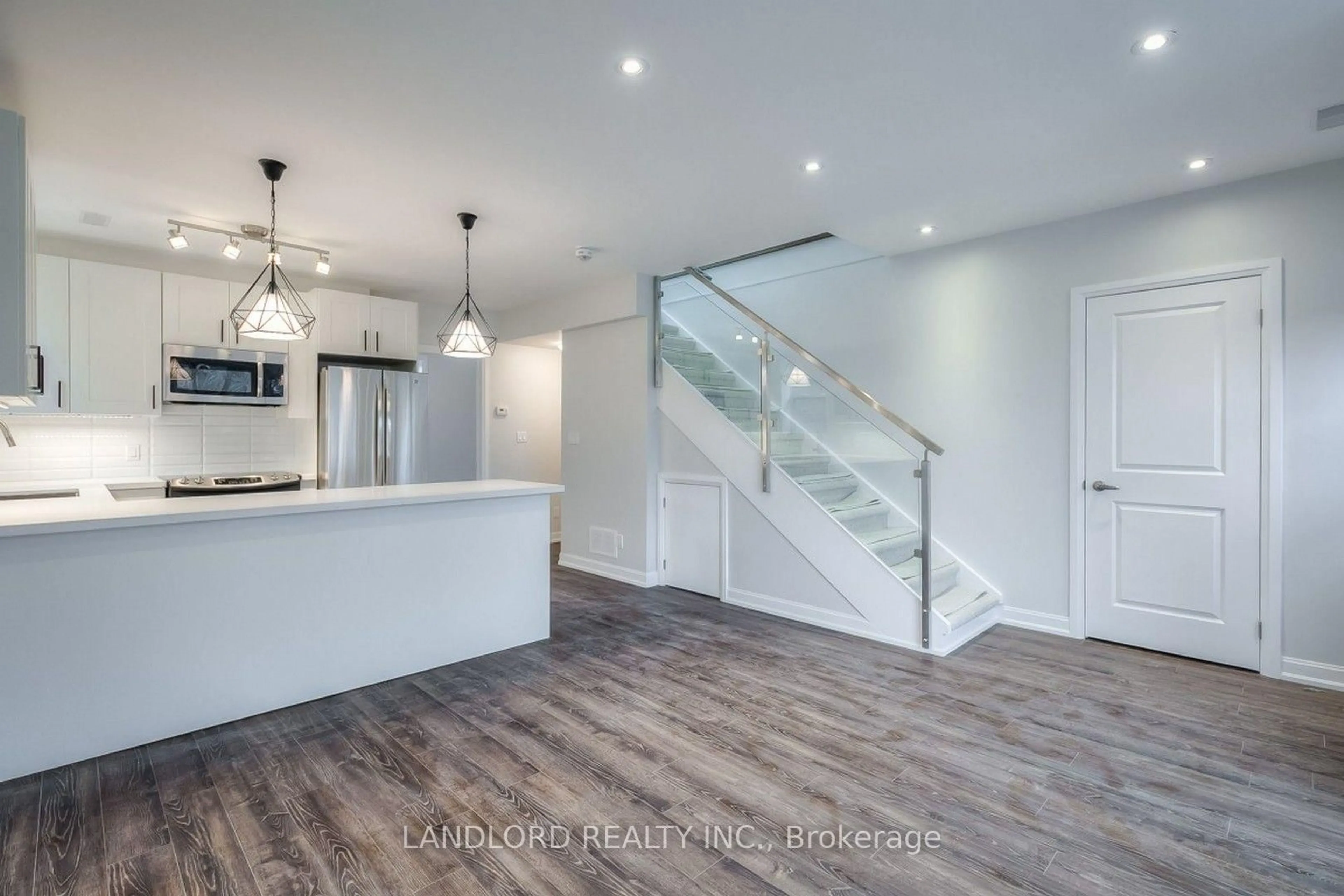 Open concept kitchen, unknown for 82 Parkway Ave, Toronto Ontario M6R 1T5