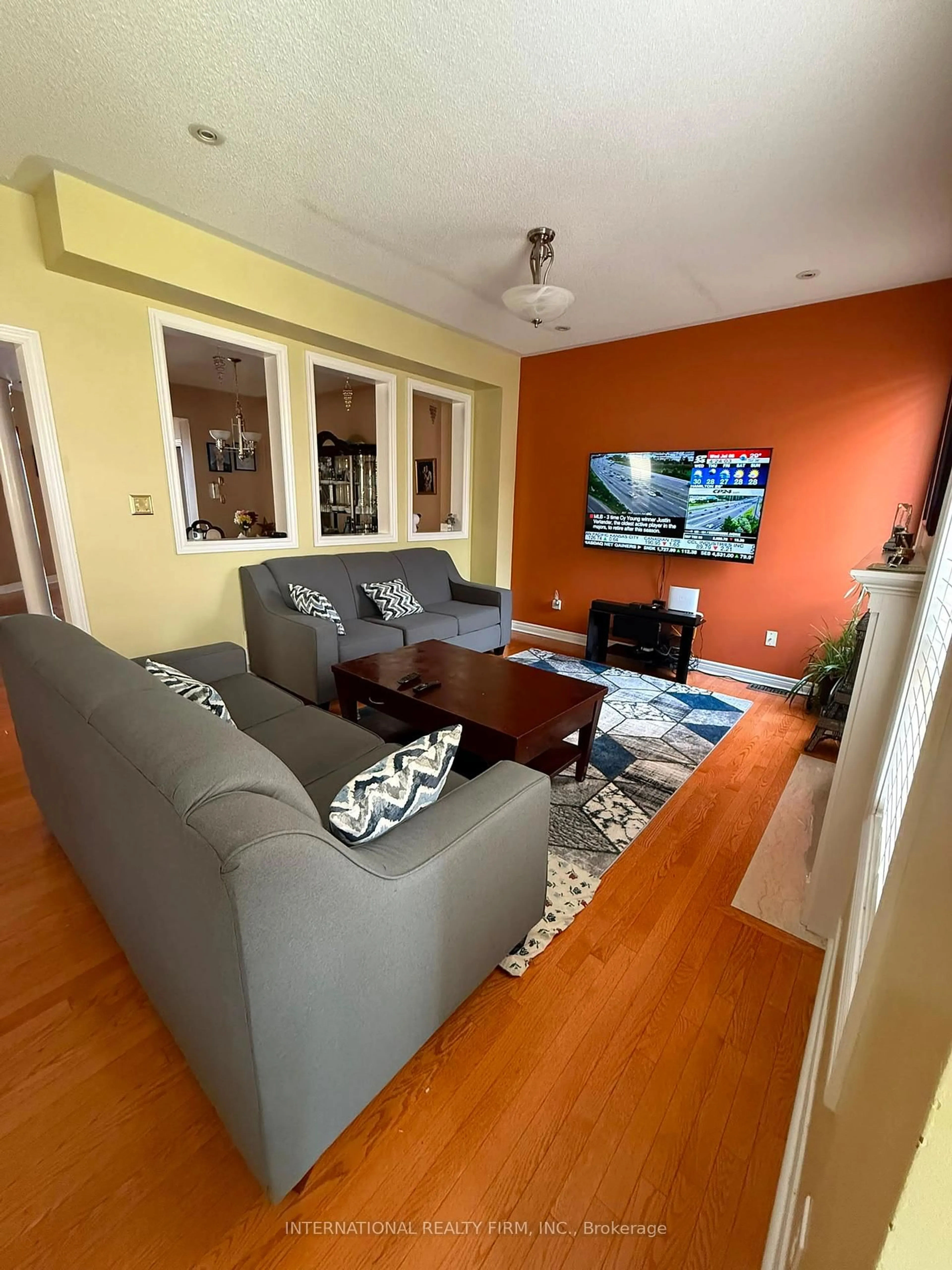 Living room with furniture, unknown for 12 Fountainview Way, Brampton Ontario L6S 6K4