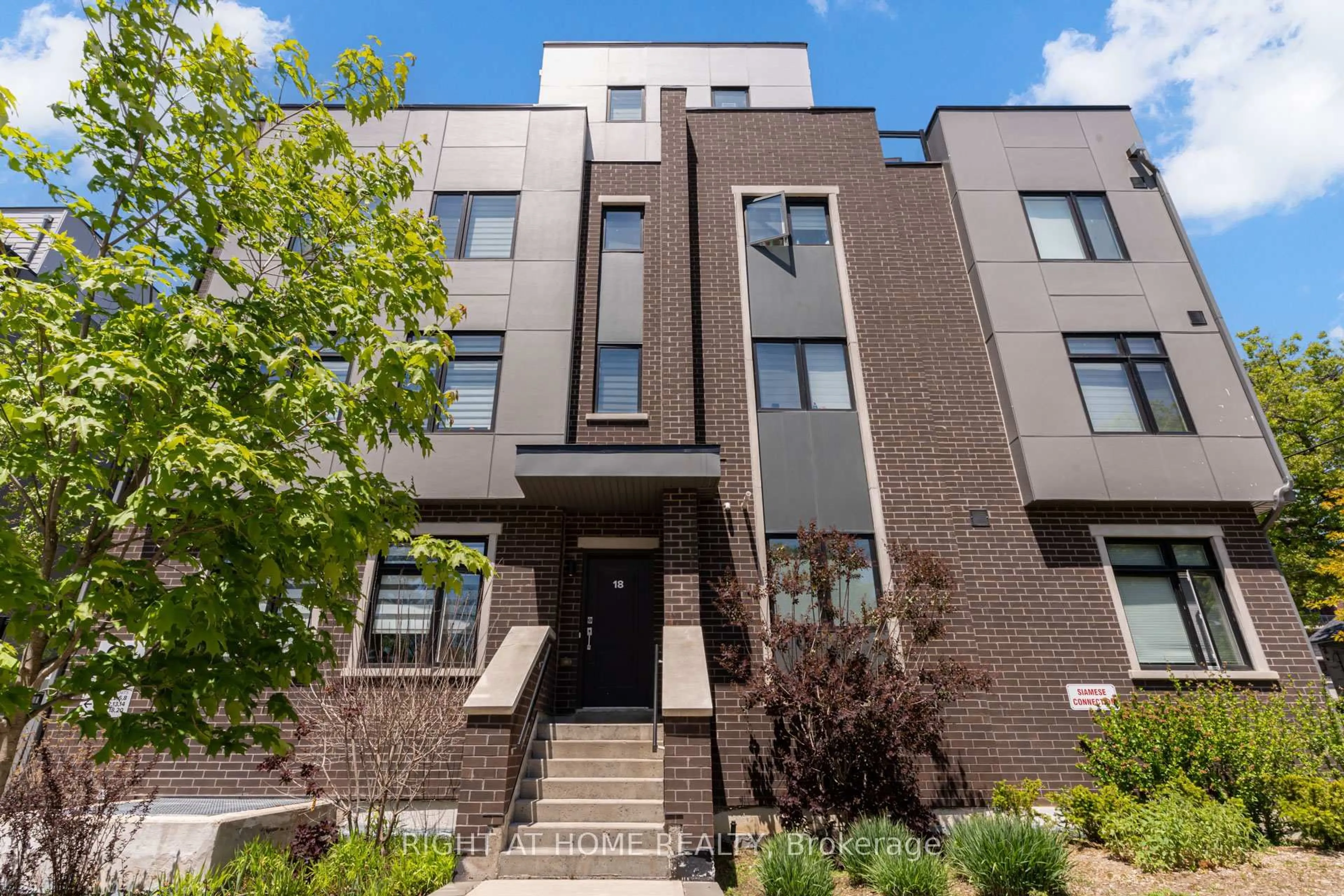 Home with brick exterior material, building for 66 Long Branch Ave #4, Toronto Ontario M8W 3J4