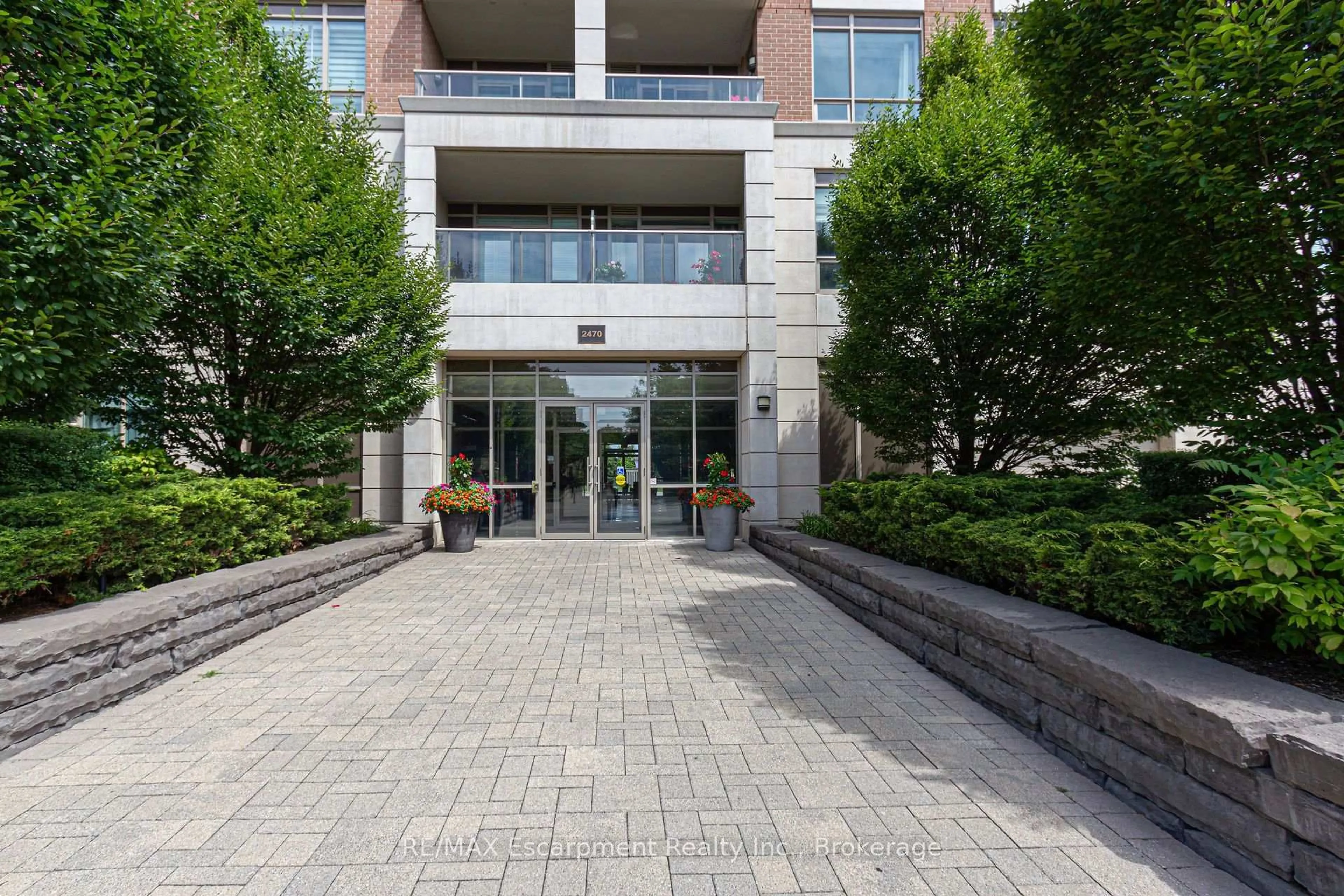 Unknown for 2470 Prince Michael Dr #210, Oakville Ontario L6H 0G9