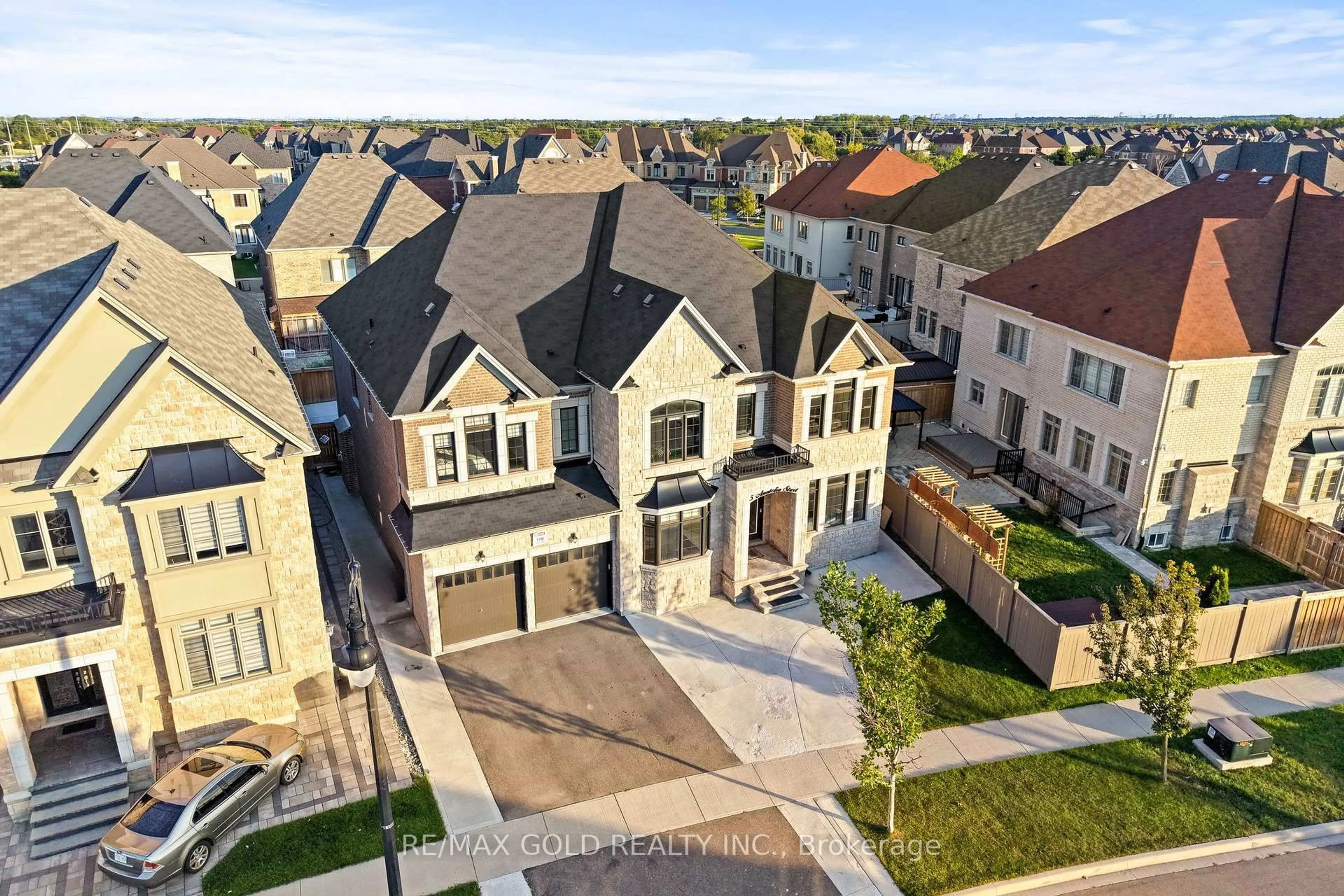 A pic from outside/outdoor area/front of a property/back of a property/a pic from drone, street for 5 Anatolia St, Brampton Ontario L6P 4L3