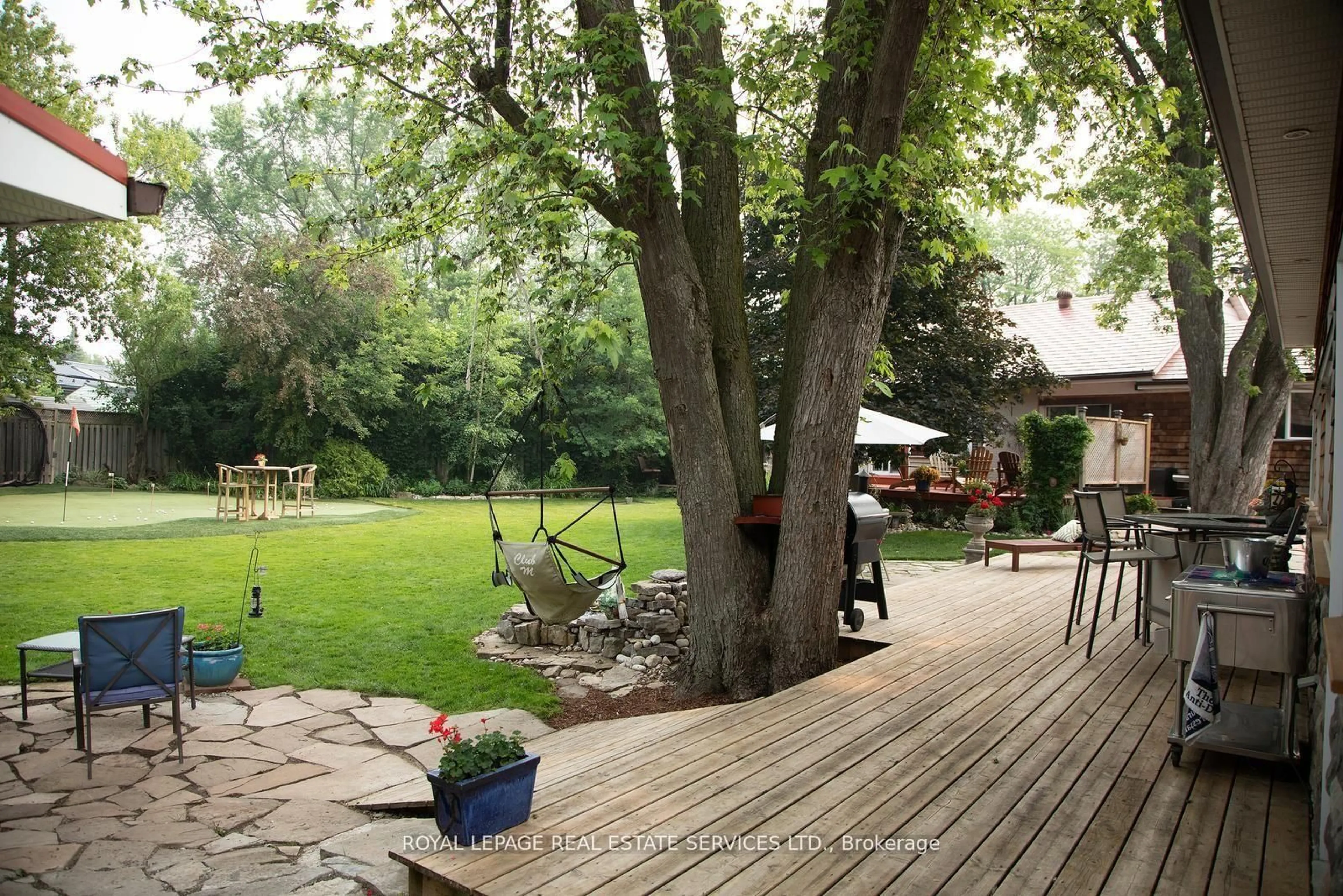 Patio, forest/trees view for 167 Oliver Pl, Oakville Ontario L6H 1K9
