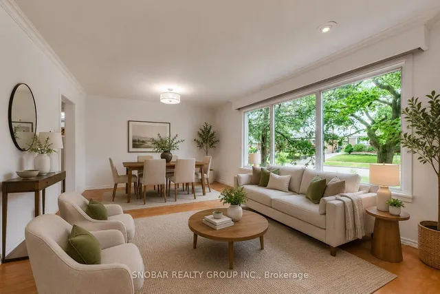 42 Clearbrooke Circ, Toronto 3