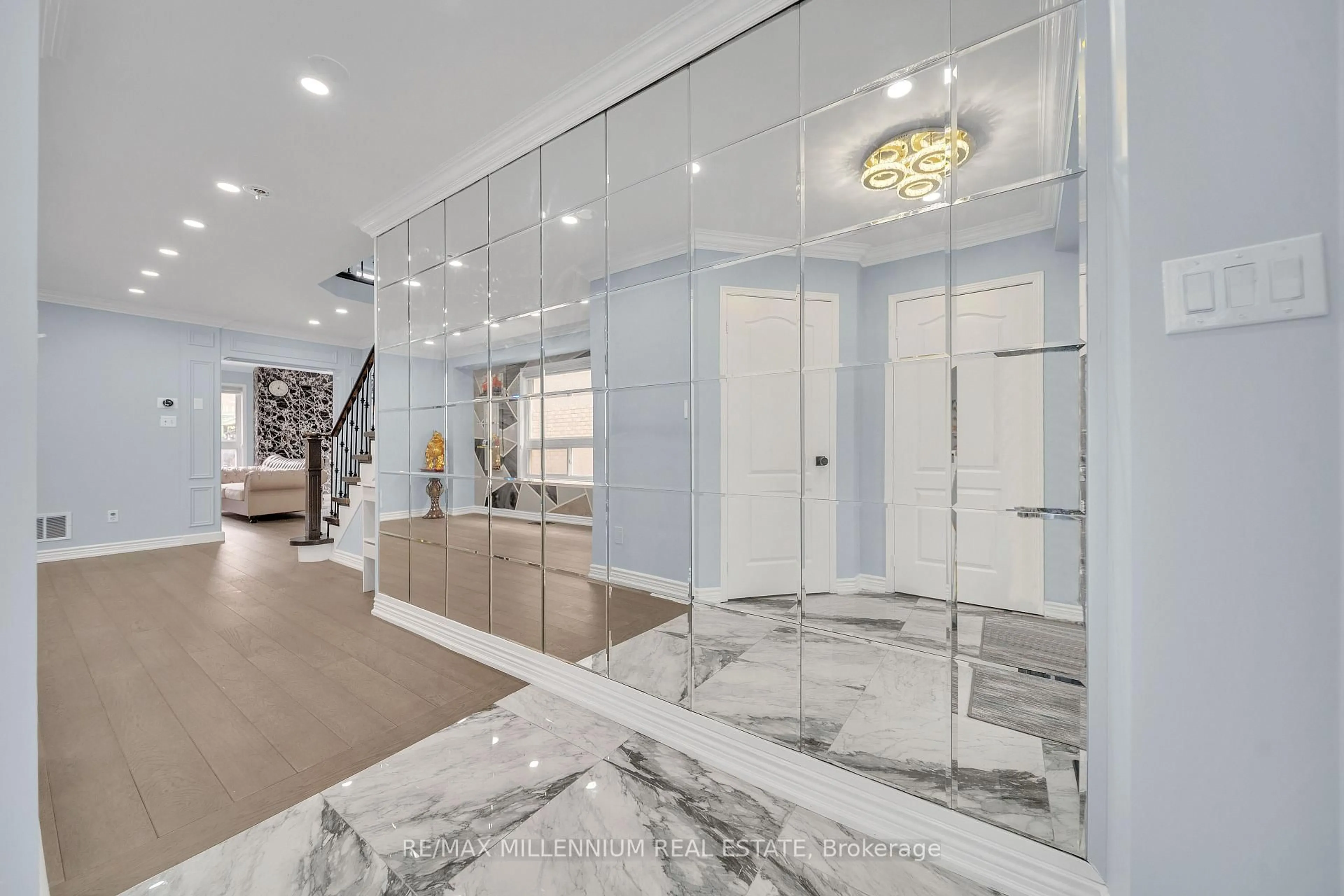 Indoor foyer for 54 Buick Blvd, Brampton Ontario L7A 3X7
