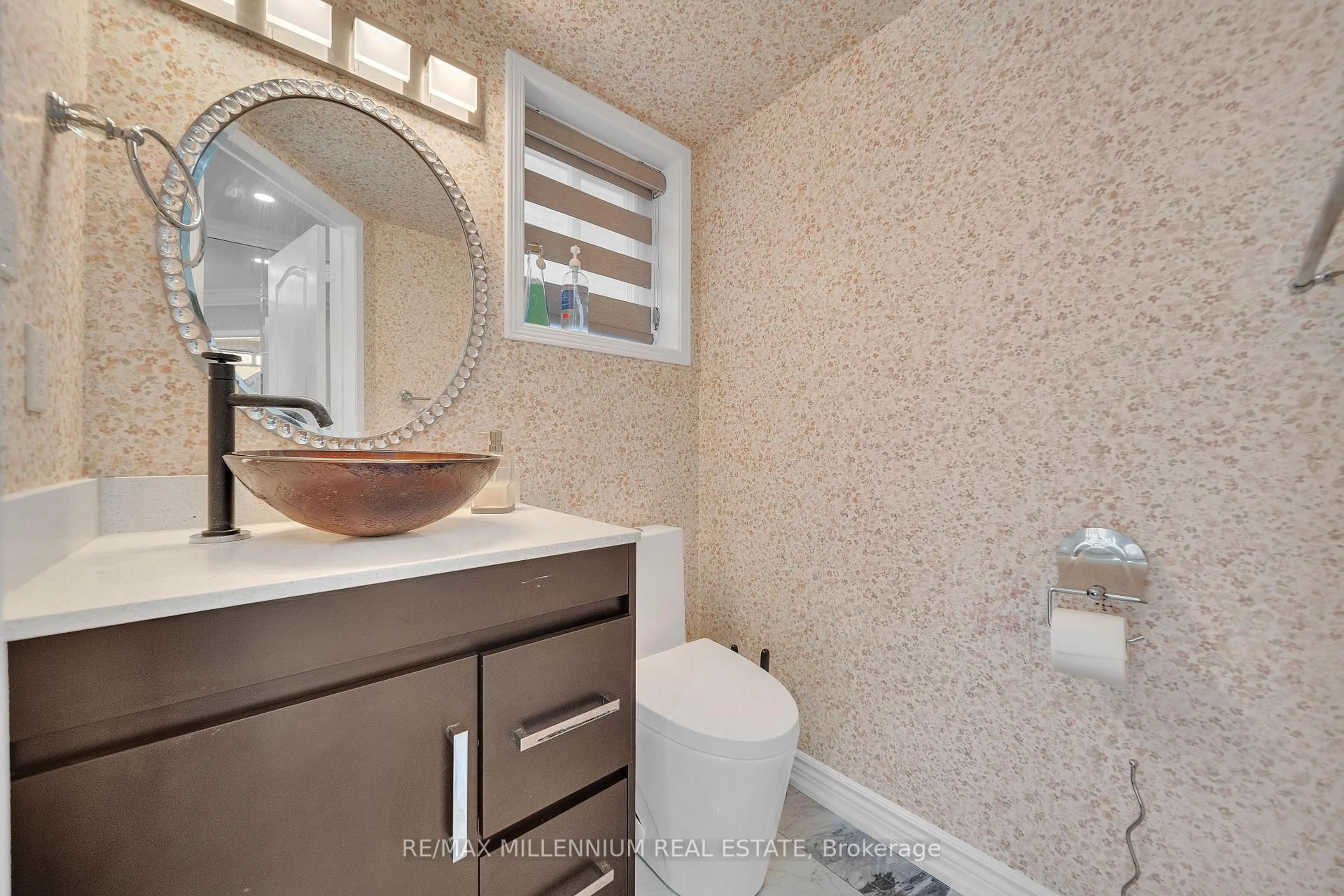 Contemporary bathroom, ceramic/tile floor for 54 Buick Blvd, Brampton Ontario L7A 3X7
