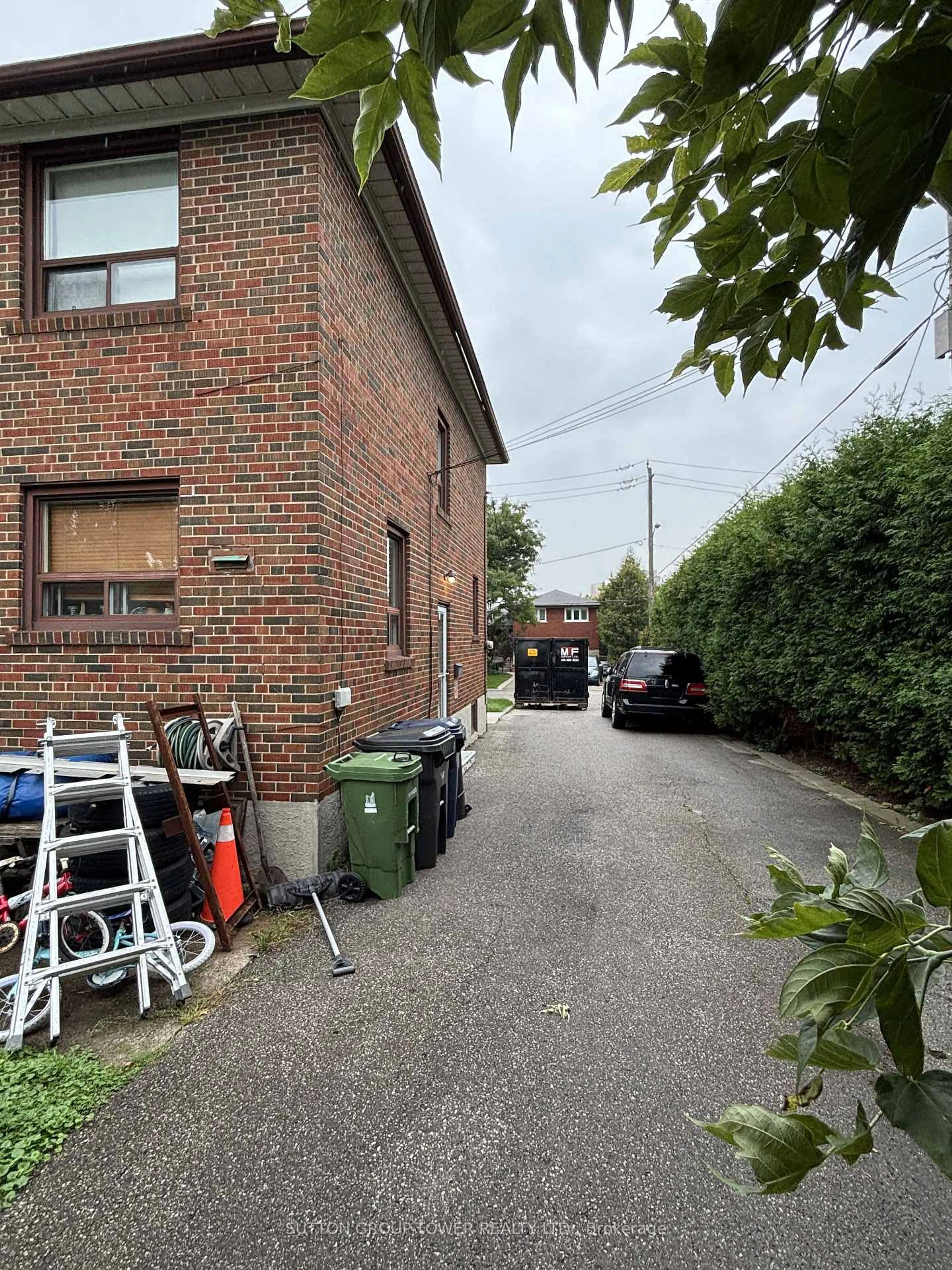 A pic from outside/outdoor area/front of a property/back of a property/a pic from drone, street for 200 Locksley Ave, Toronto Ontario M6B 3N9
