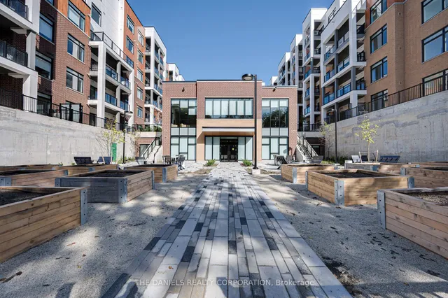 135 Canon Jackson Dr #201, Toronto 4
