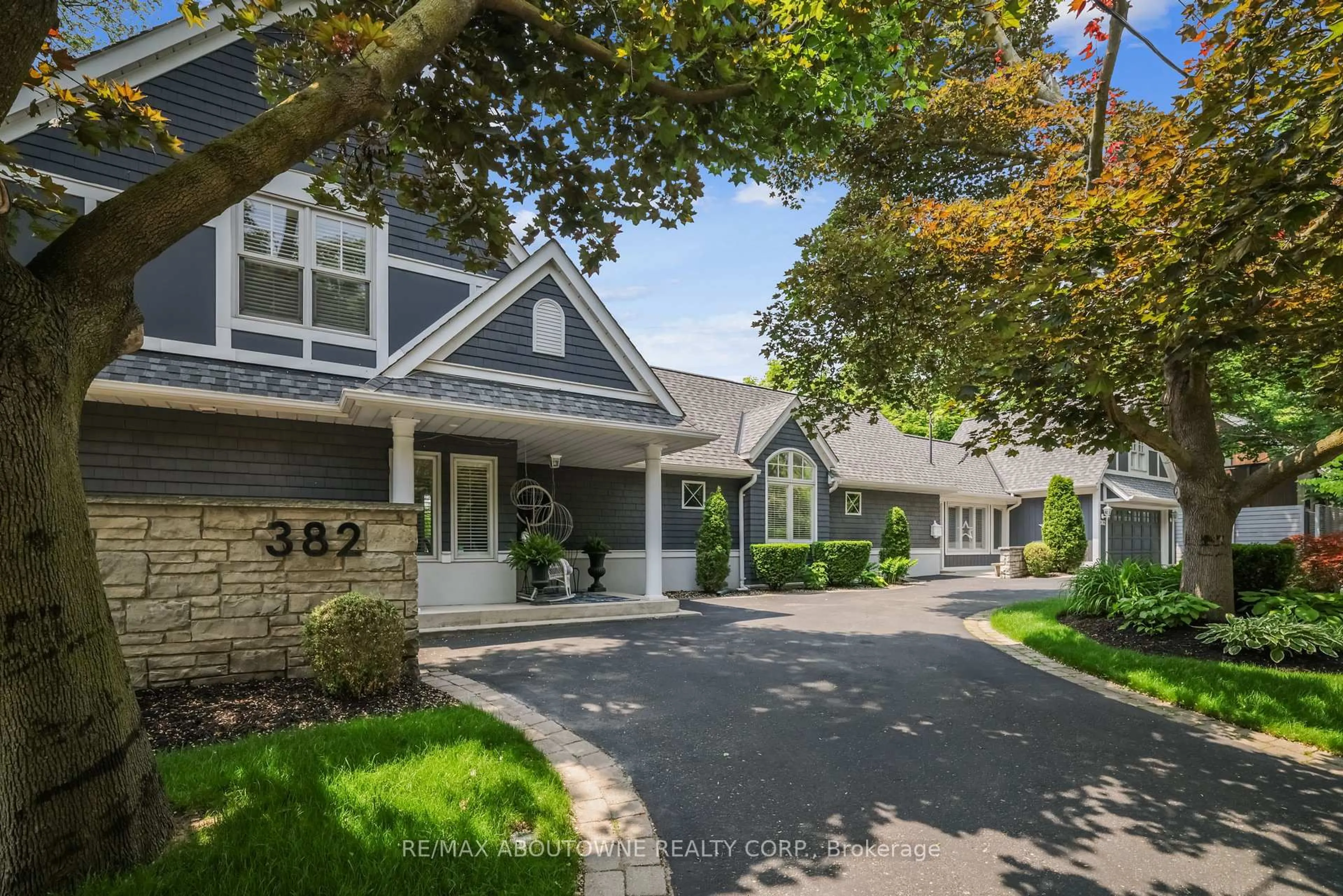 Unknown for 382 Trafalgar Rd, Oakville Ontario L6J 3H5