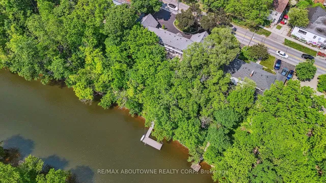 382 Trafalgar Rd, Oakville 4