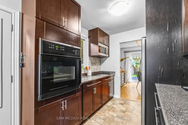 6954 Cadiz Cres, Mississauga 4