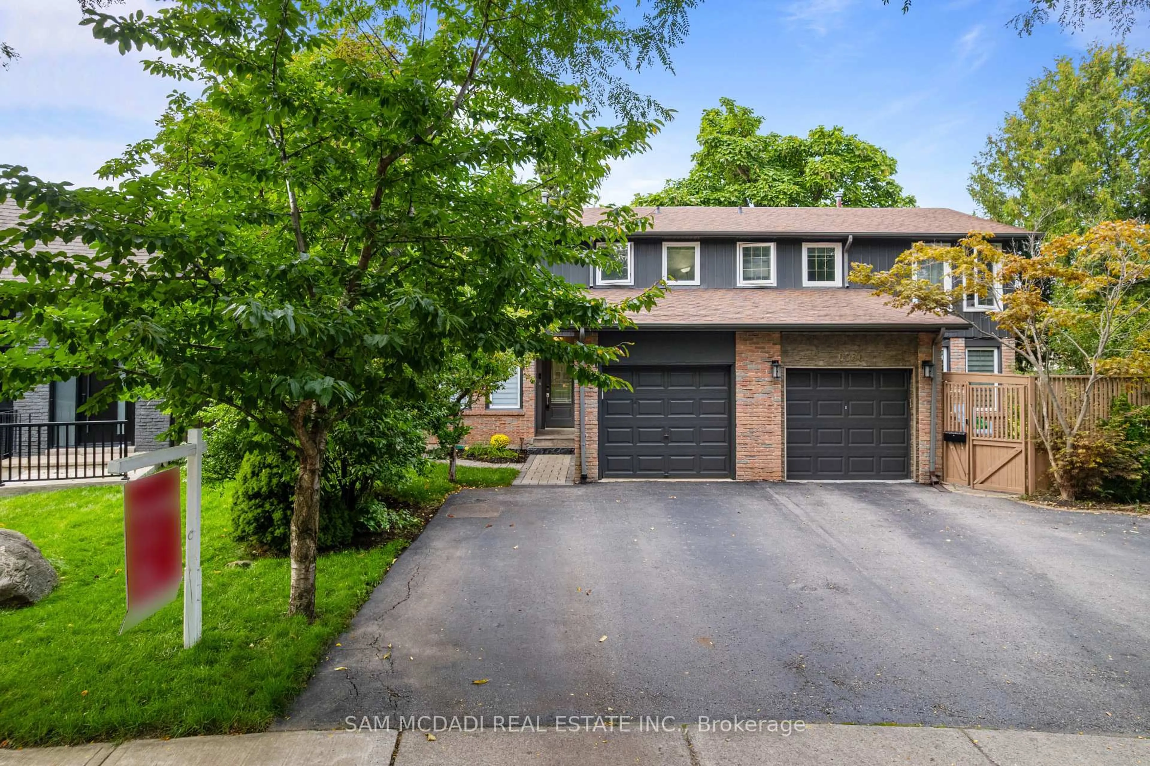 Home with brick exterior material, street for 6954 Cadiz Cres, Mississauga Ontario L5N 1Y4