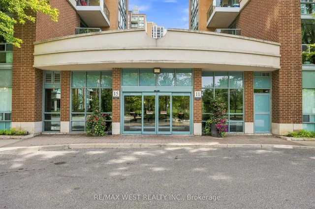 15 Michael Power Pl #809, Toronto 2