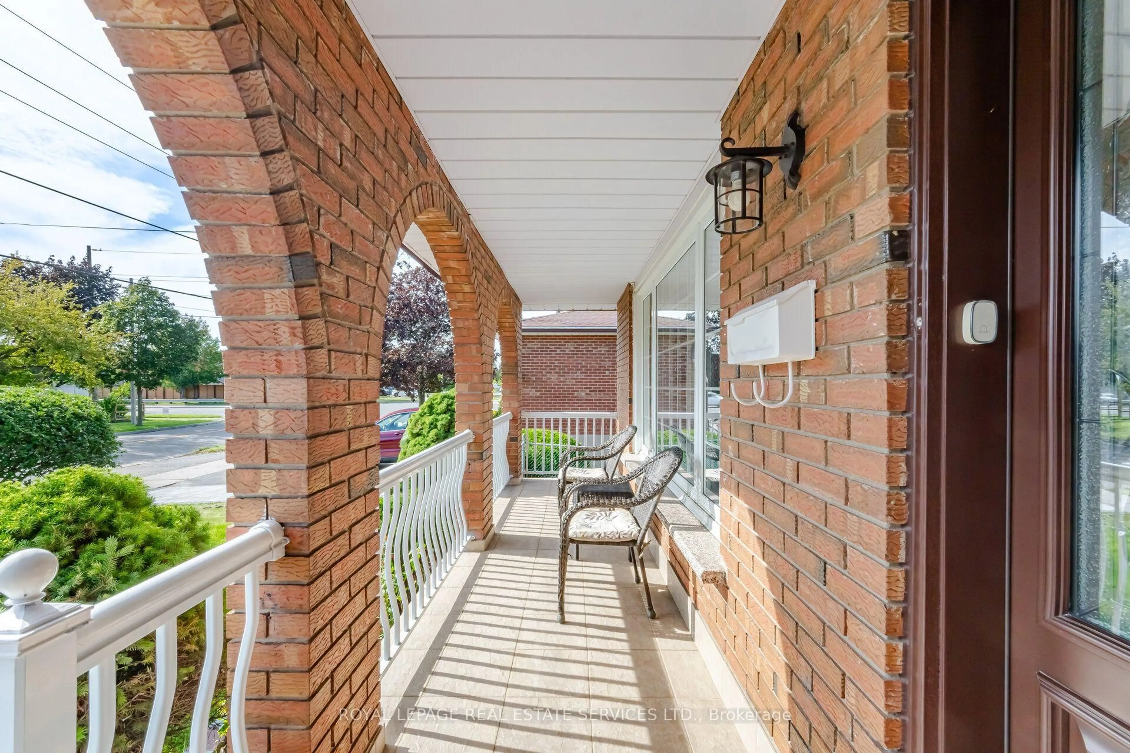 Patio, street for 4107 Wilcox Rd, Mississauga Ontario L4Z 1B8