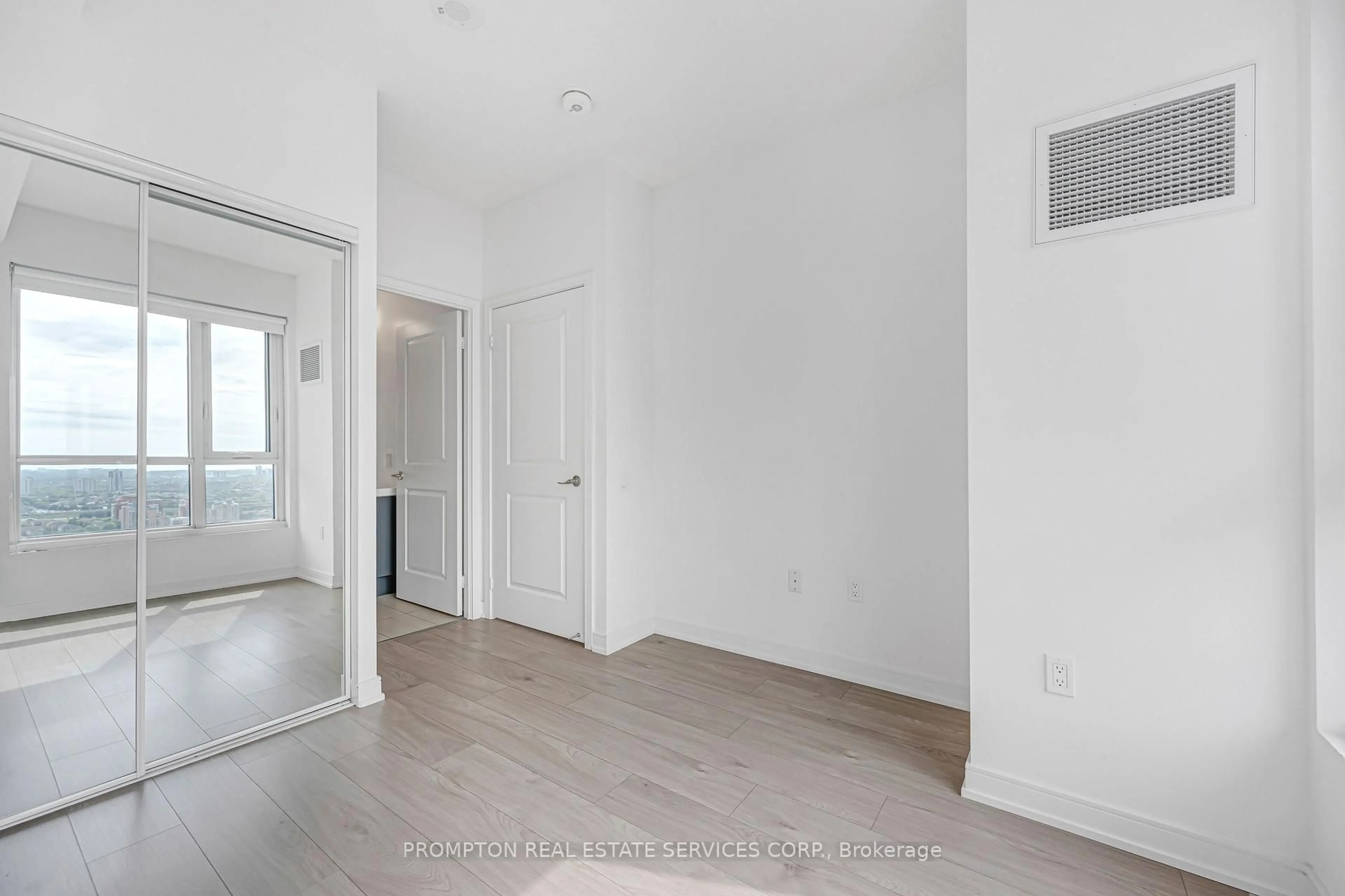 trreb/IMG-W13763974_3d4b9e30-af30-4343-9f9a-82816c25437a-l.jpg