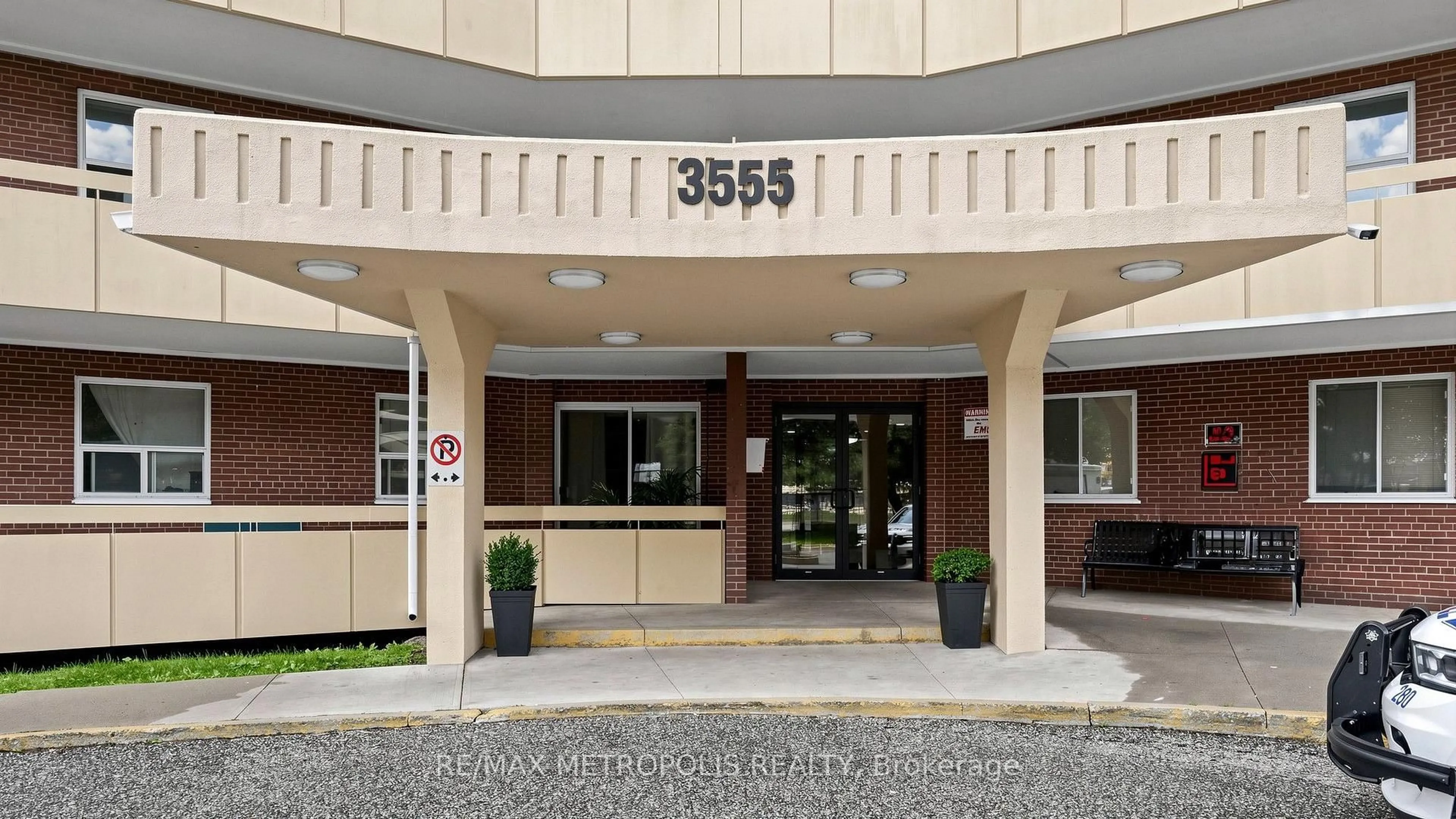 Lobby for 3555 Derry Rd #1006, Mississauga Ontario L4T 1B2
