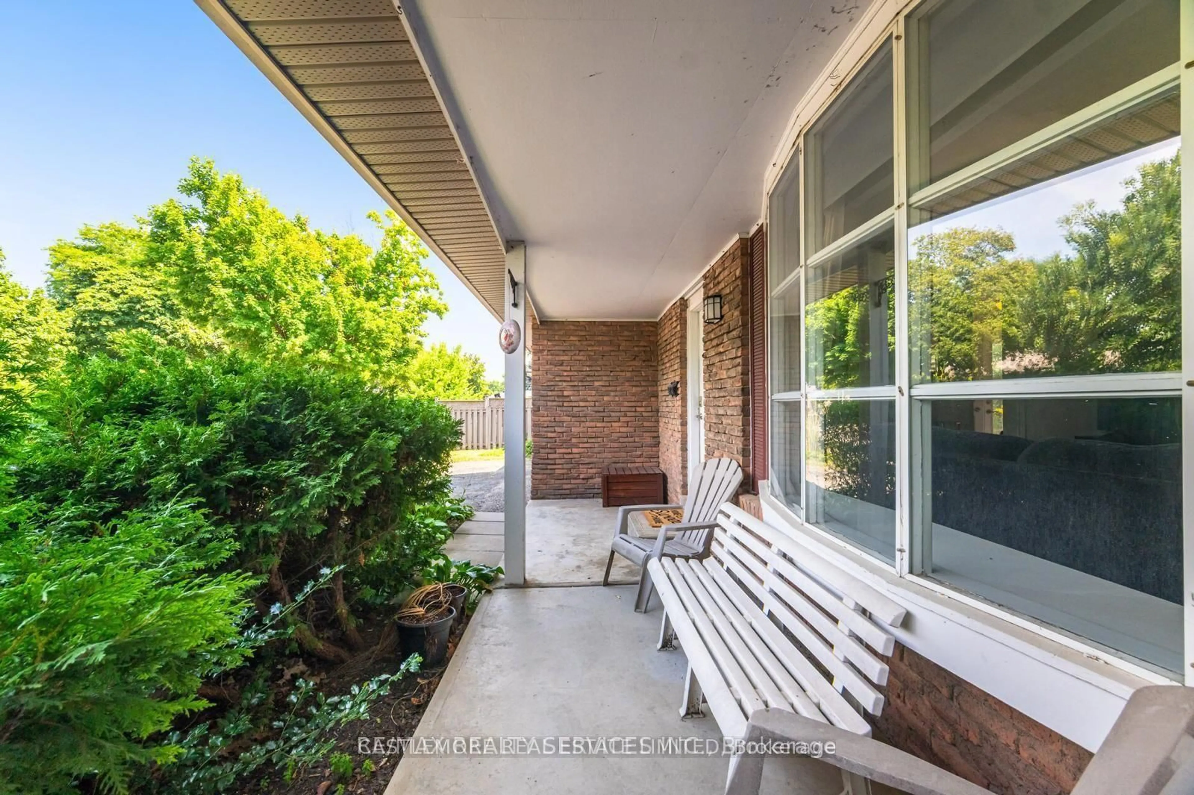 Patio, street for 62 ambleside Dr, Brampton Ontario L6Y 1B9