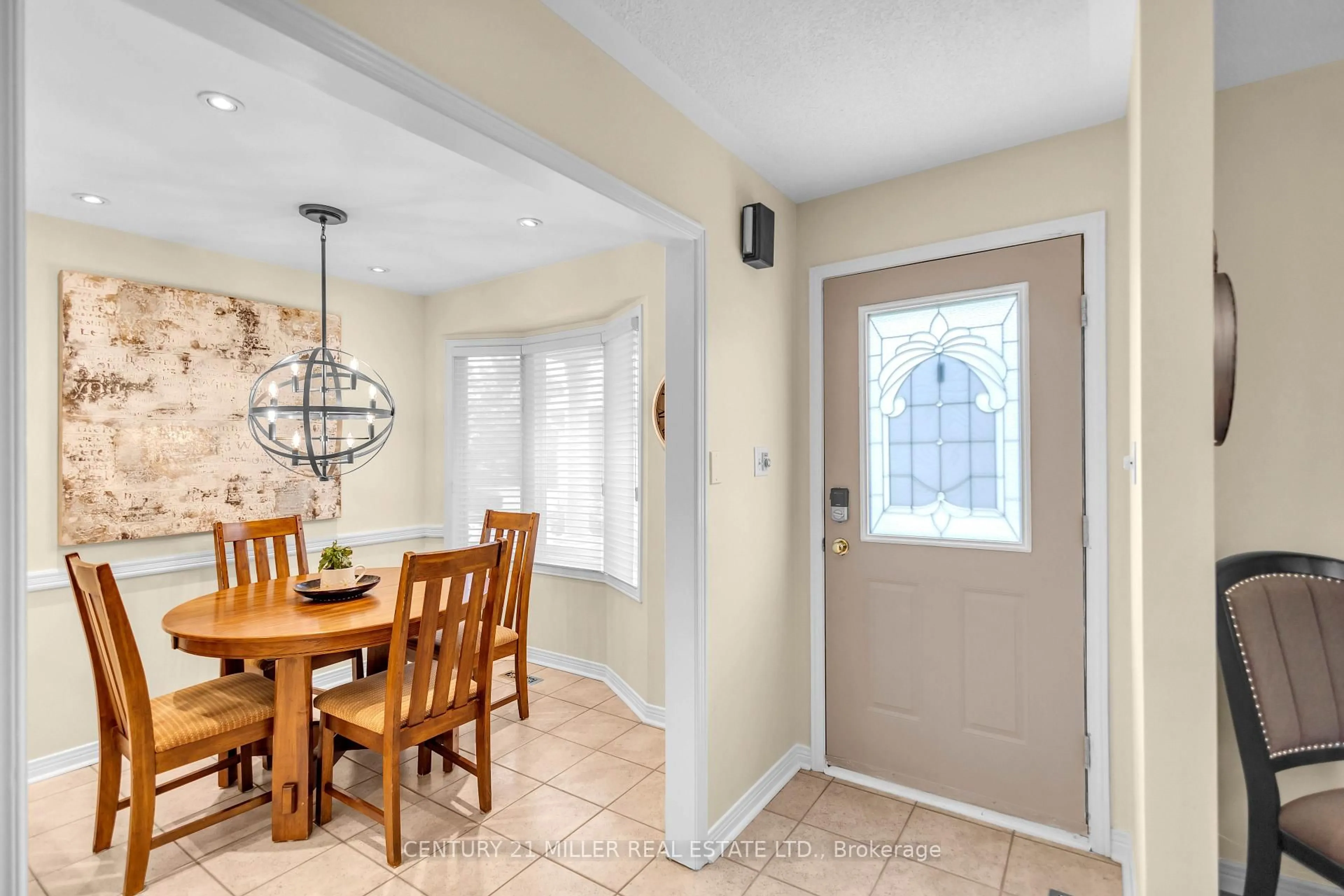 Unknown for 2175 Country Club Dr #4, Burlington Ontario L7M 4H9