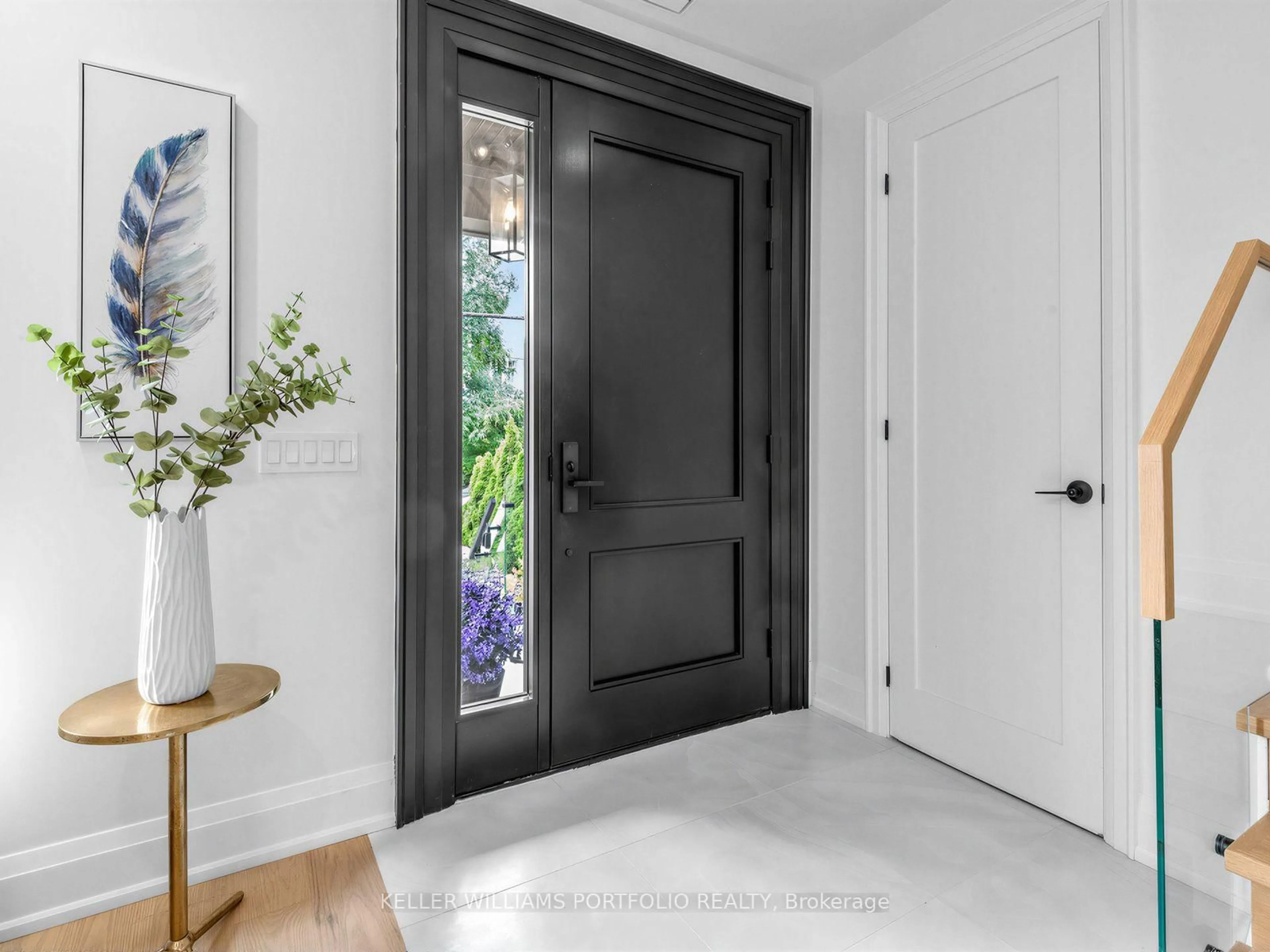 Indoor entryway for 561 Durie St, Toronto Ontario M6S 3H2