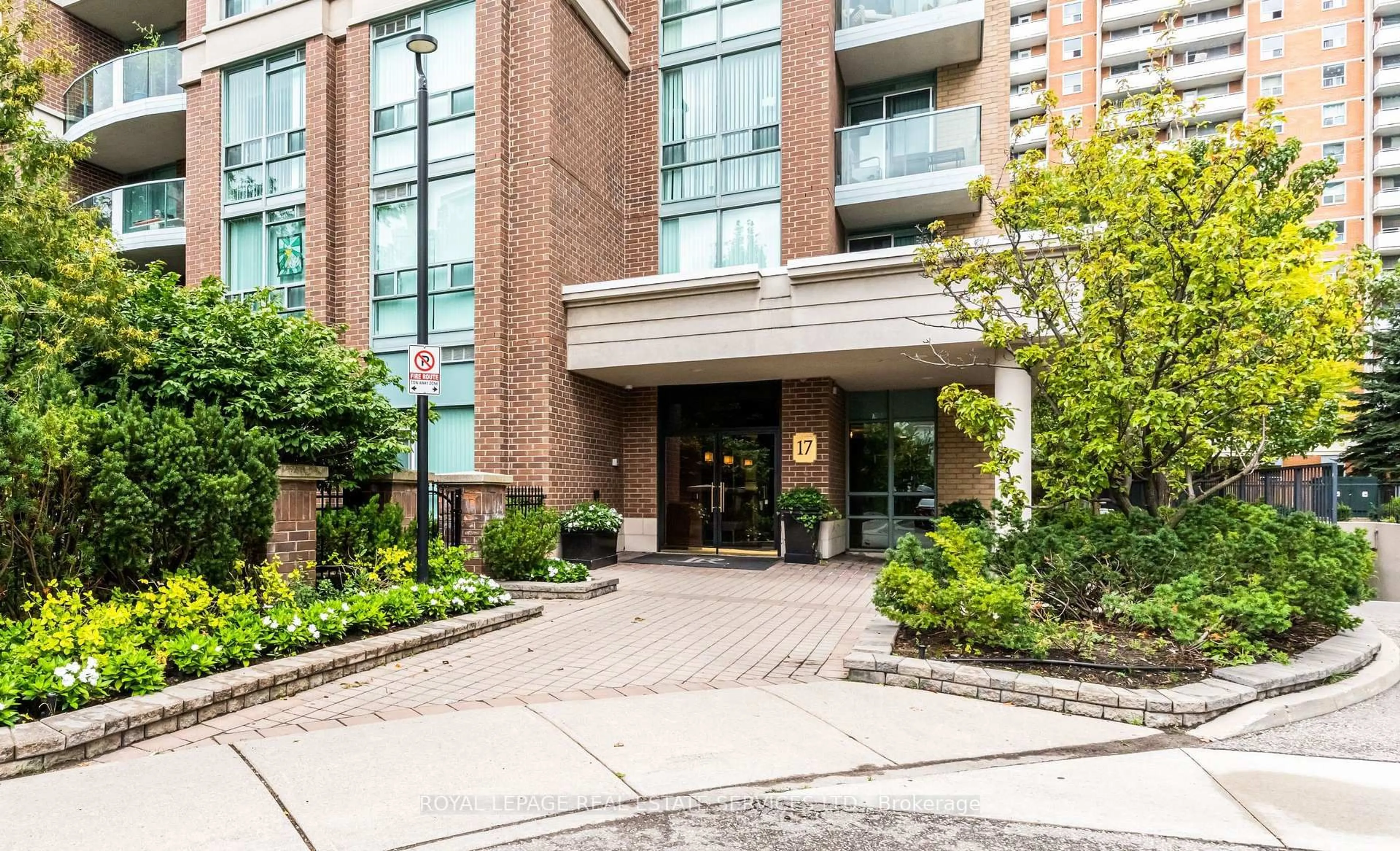 Indoor foyer for 17 Michael Power Pl #509, Toronto Ontario M9A 5G5