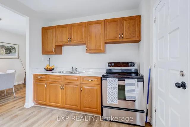 5 Laxis Ave, Toronto 5