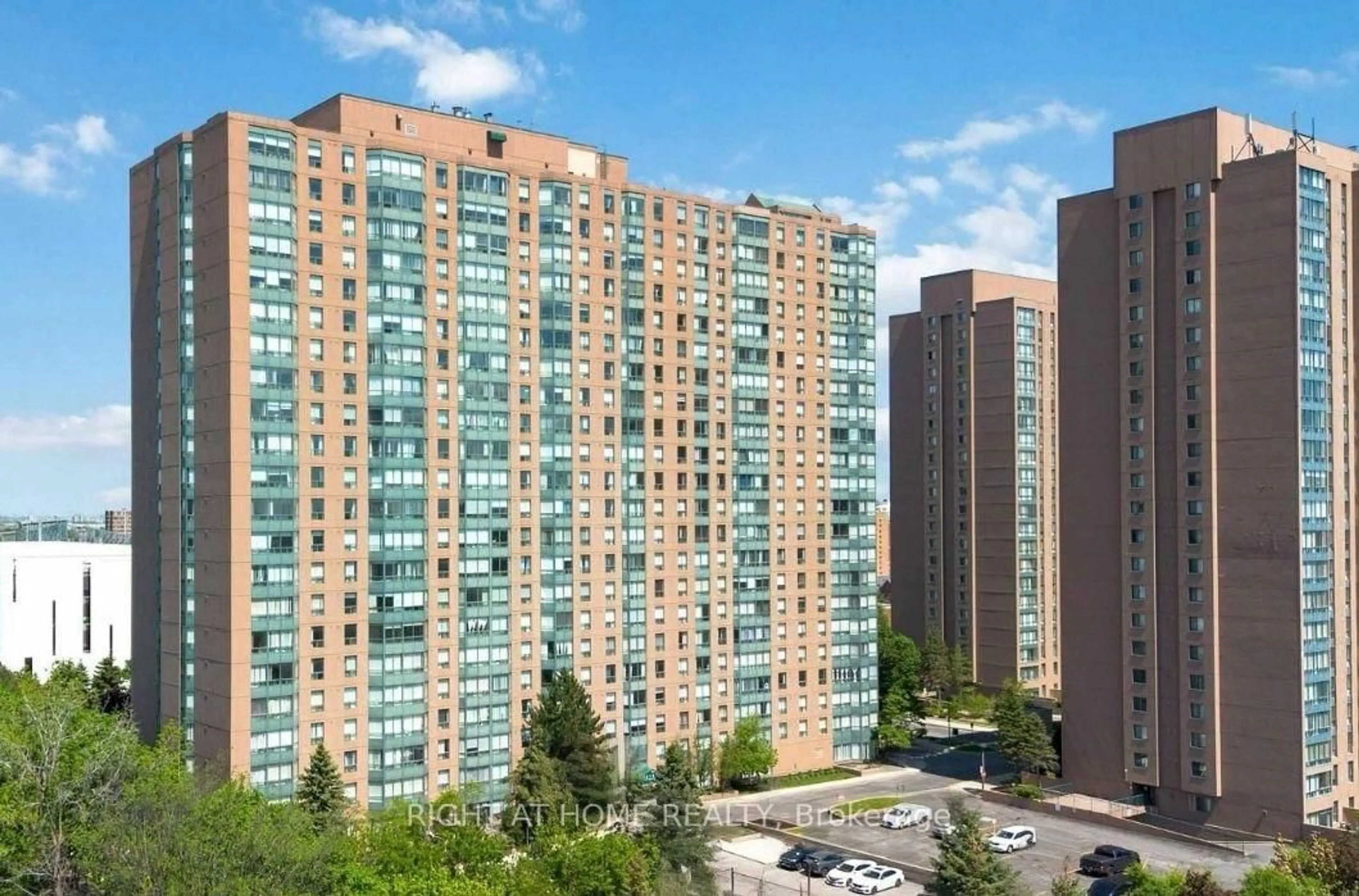 Unknown for 135 Hillcrest Ave #808, Mississauga Ontario L5B 4B1