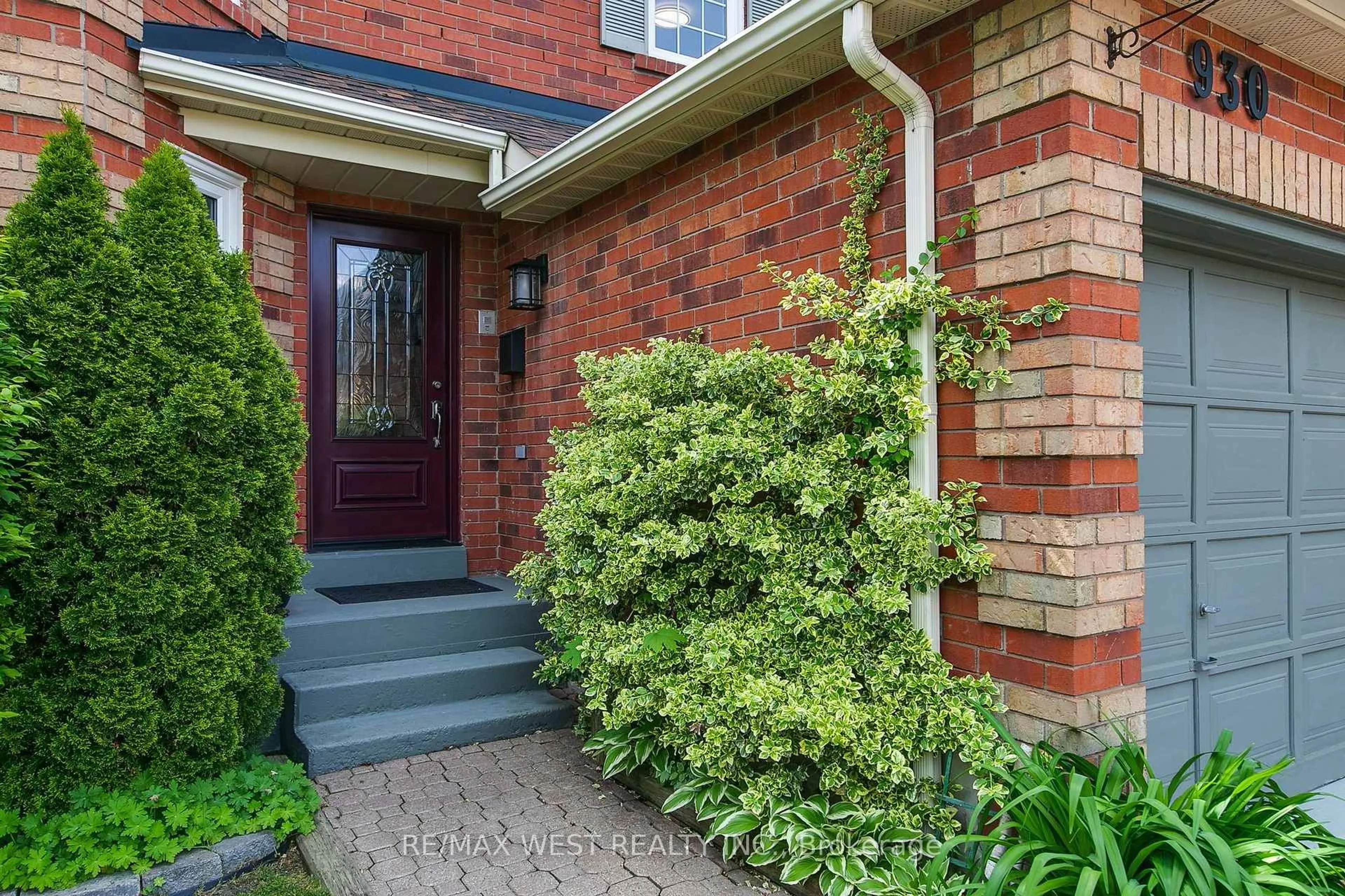 Unknown for 930 Maramis Crt, Mississauga Ontario L5H 4G2