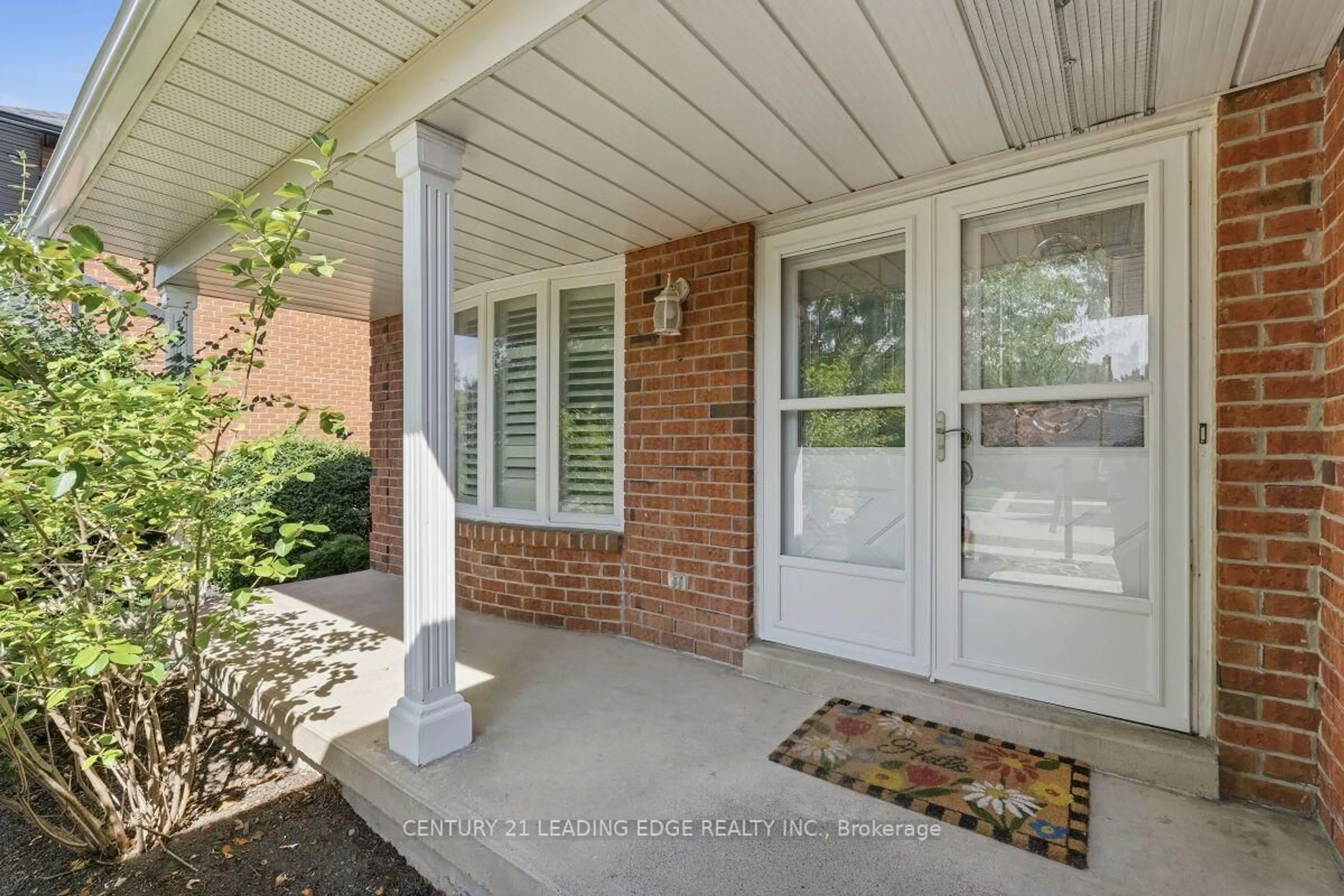 Indoor entryway for 2409 Butternut Cres, Burlington Ontario L7M 3J7