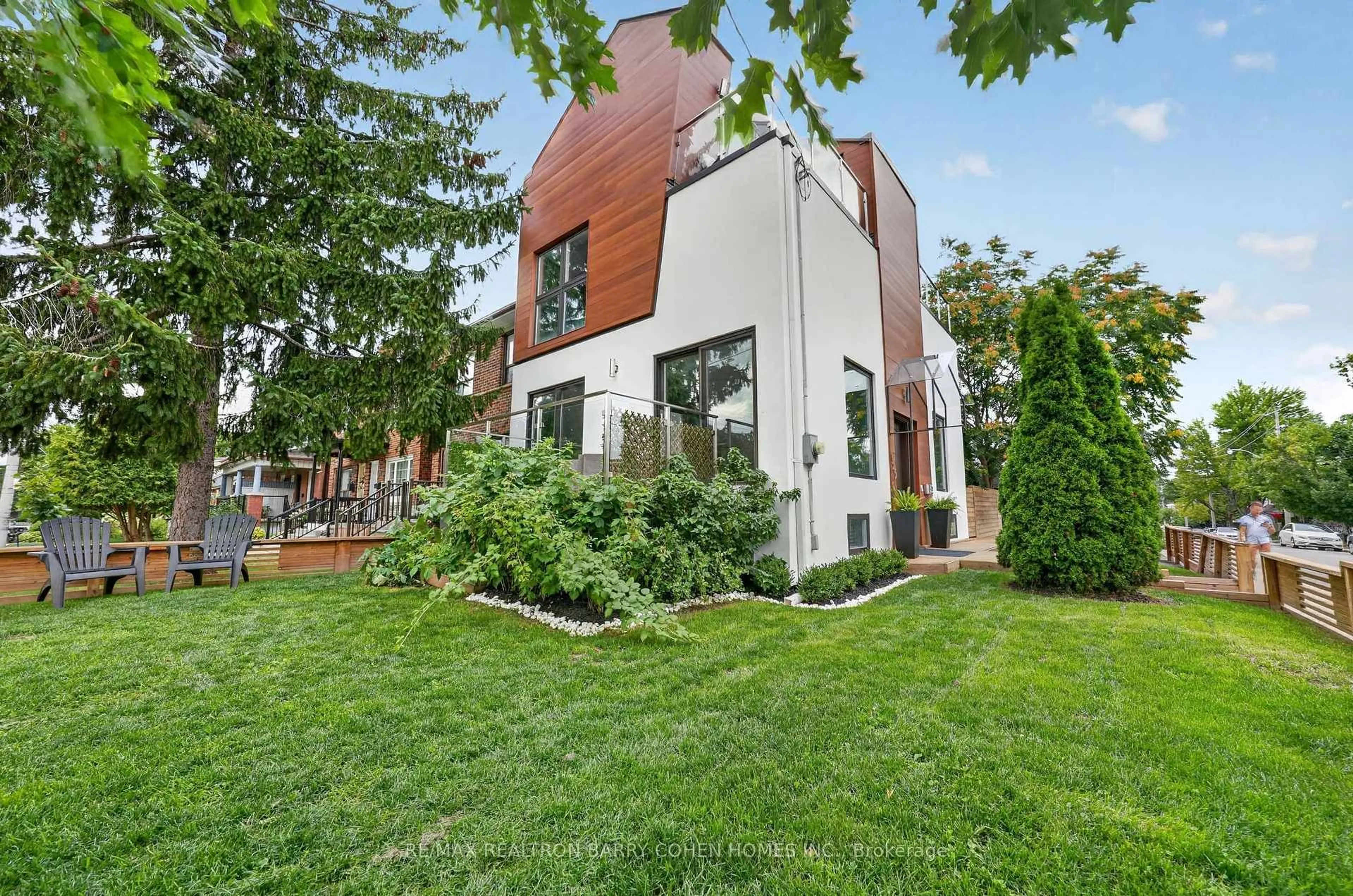 Home with brick exterior material, street for 120 Hope St, Toronto Ontario M6E 1K1