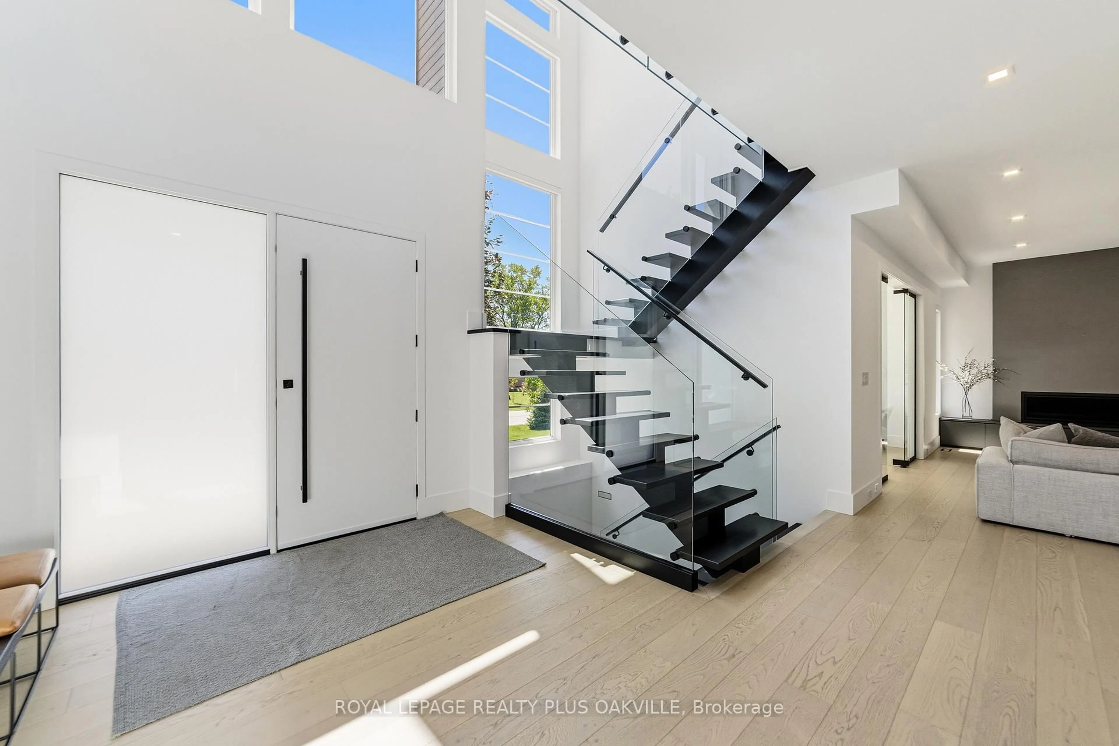 Stairs for 1189 Tisdale St, Oakville Ontario L6L 2S9