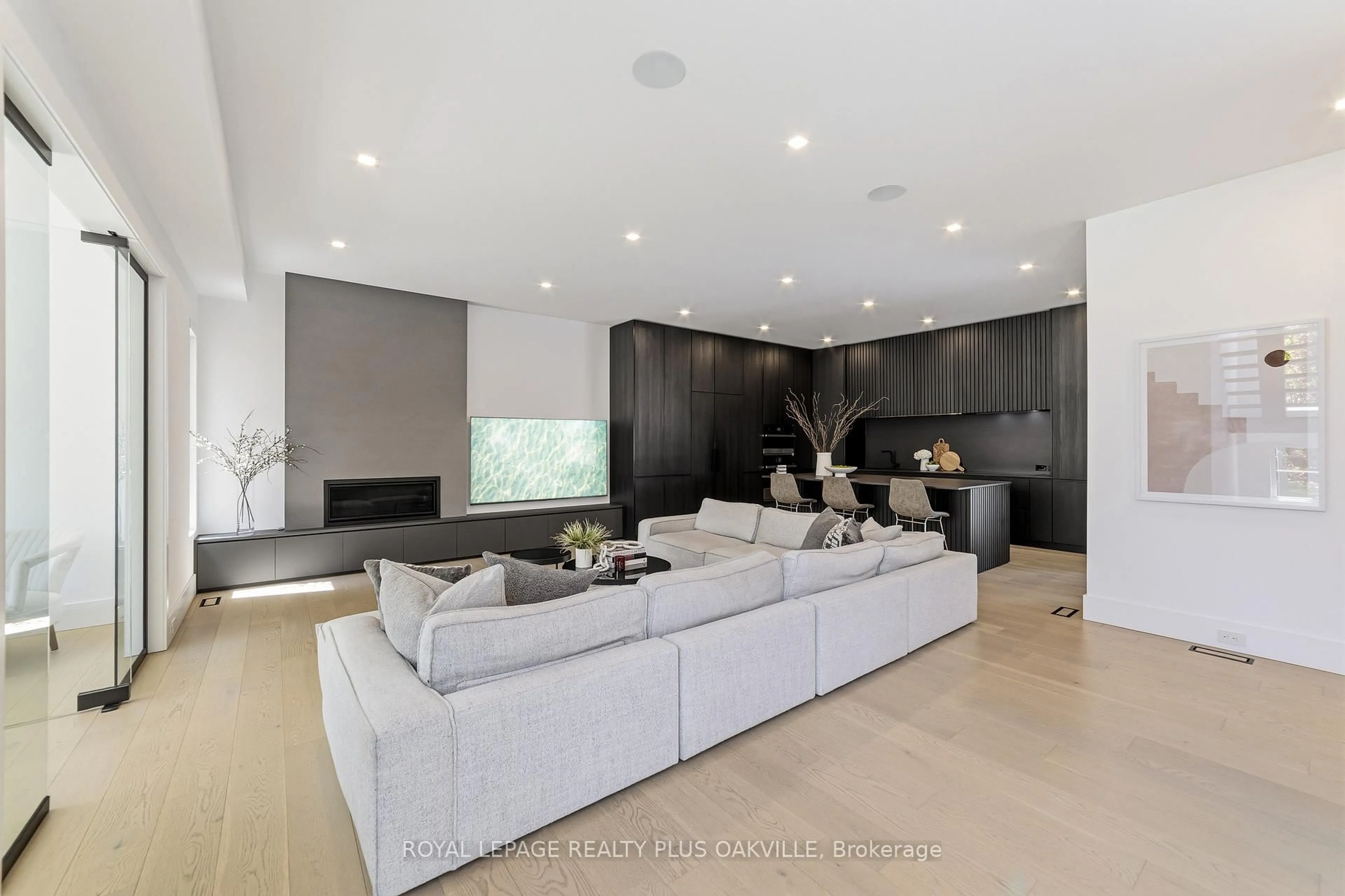 Unknown for 1189 Tisdale St, Oakville Ontario L6L 2S9