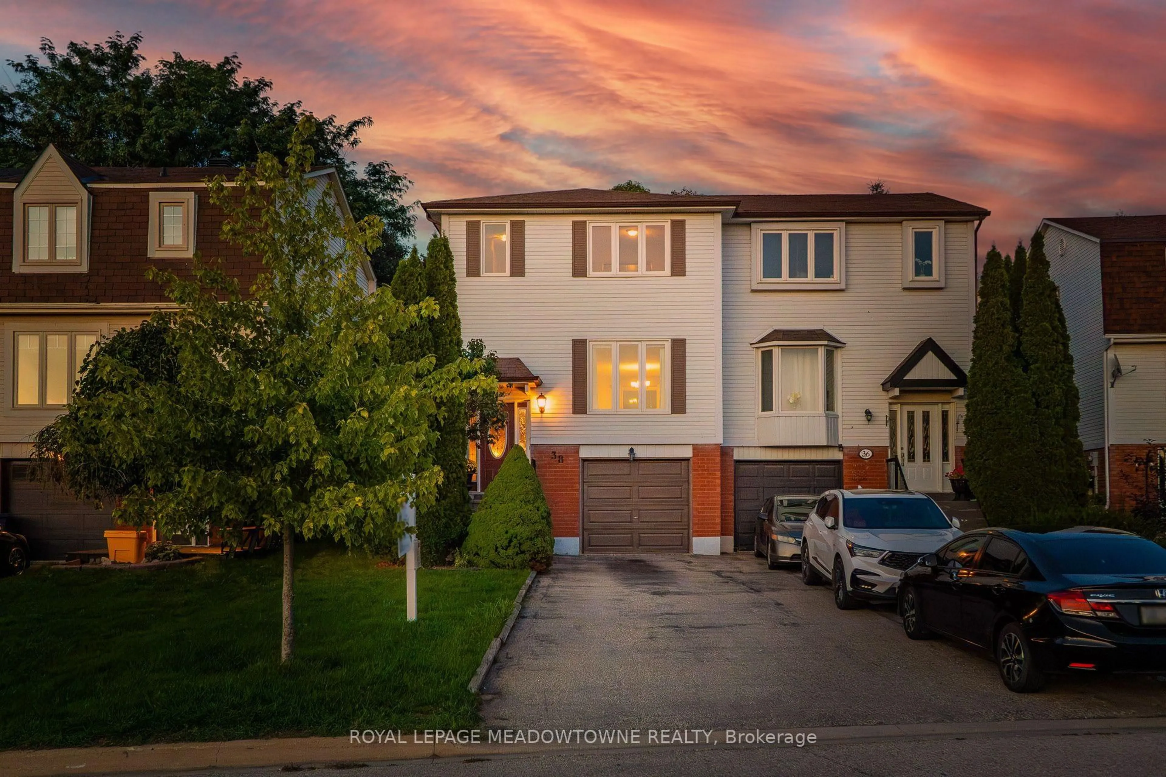 Home with brick exterior material, street for 38 Lakeview Crt, Orangeville Ontario L9W 4P2