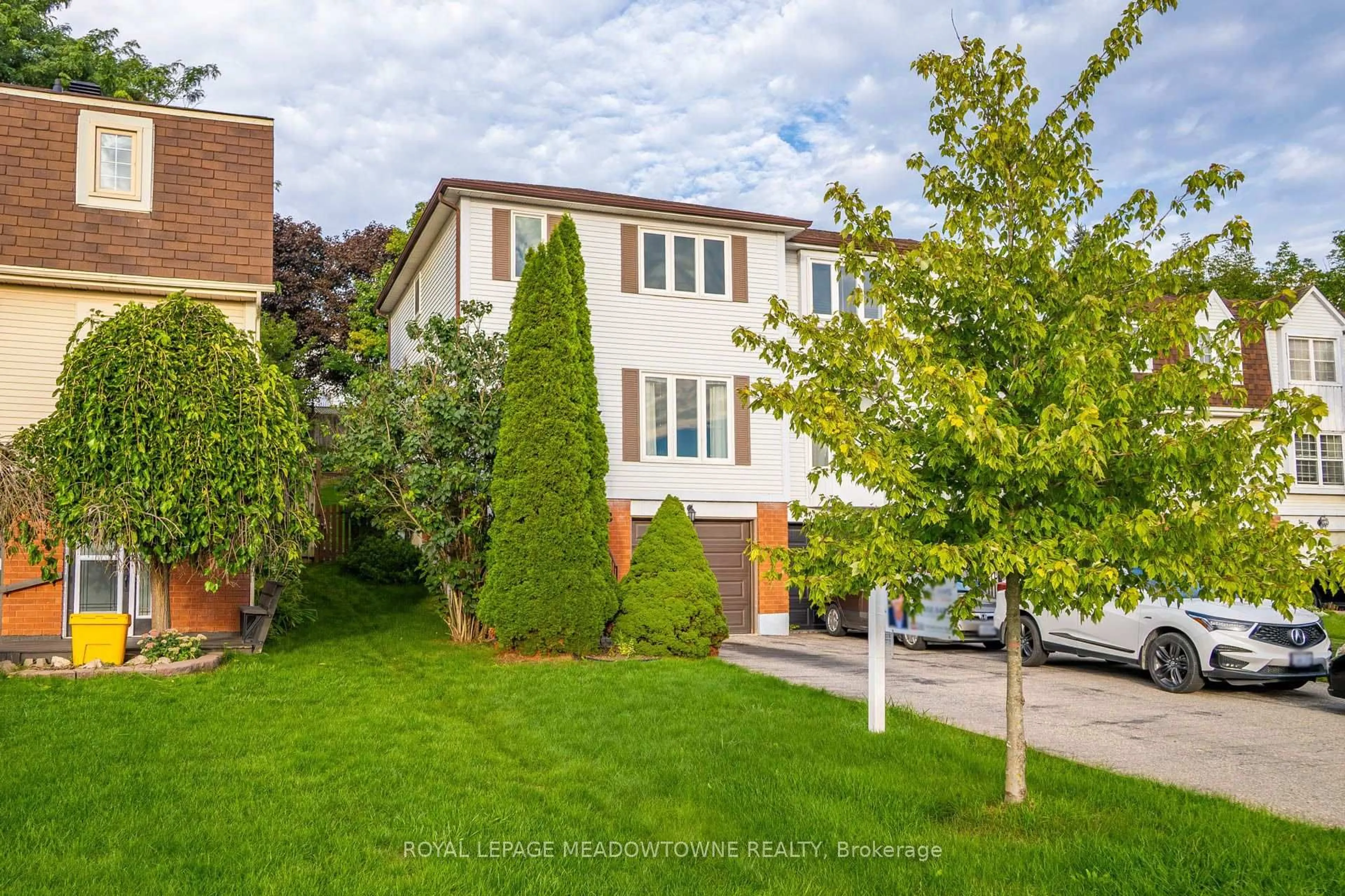 Home with brick exterior material, street for 38 Lakeview Crt, Orangeville Ontario L9W 4P2