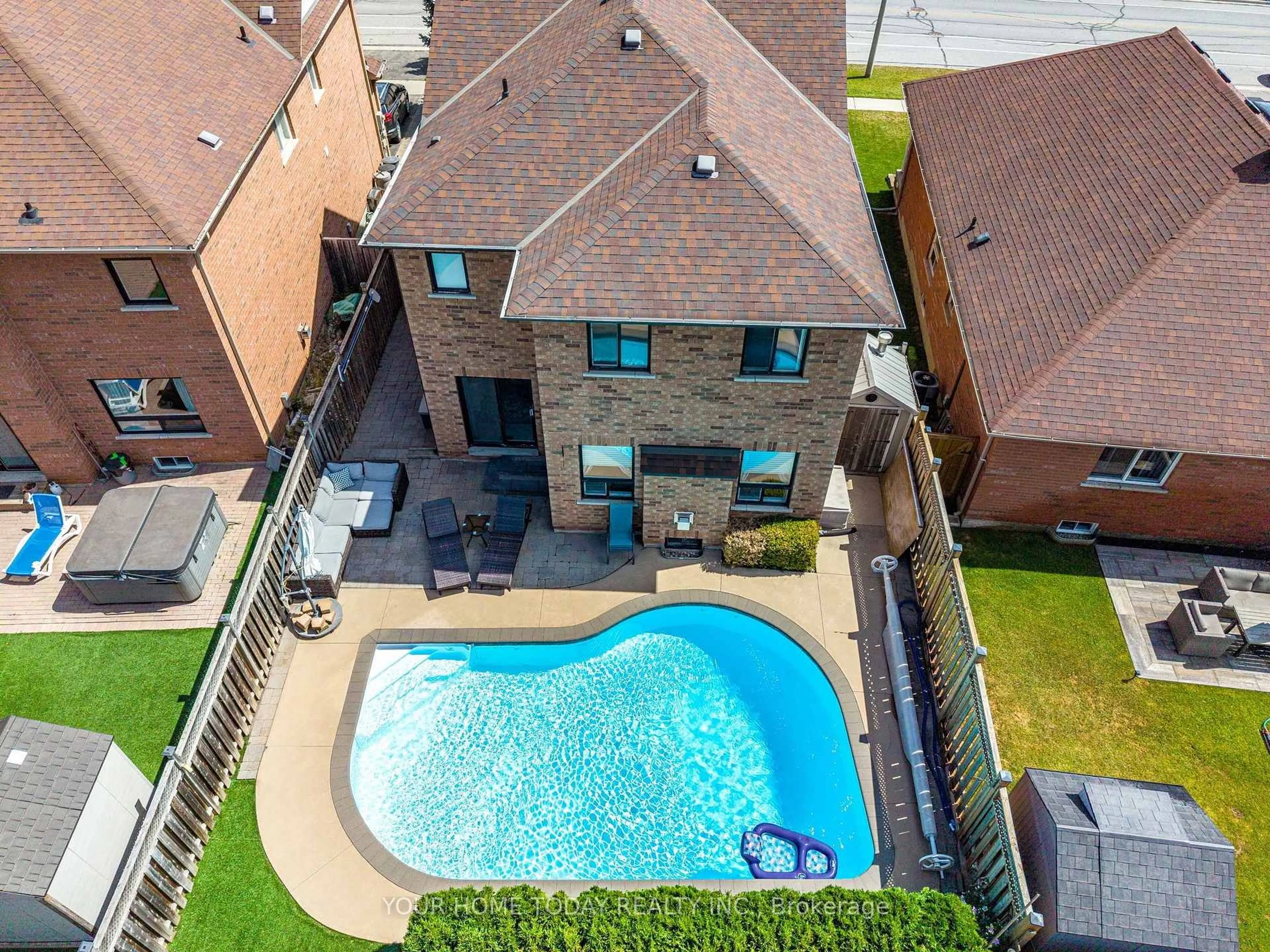A pic from outside/outdoor area/front of a property/back of a property/a pic from drone, unknown for 83 Atwood Ave, Halton Hills Ontario L7G 6C5