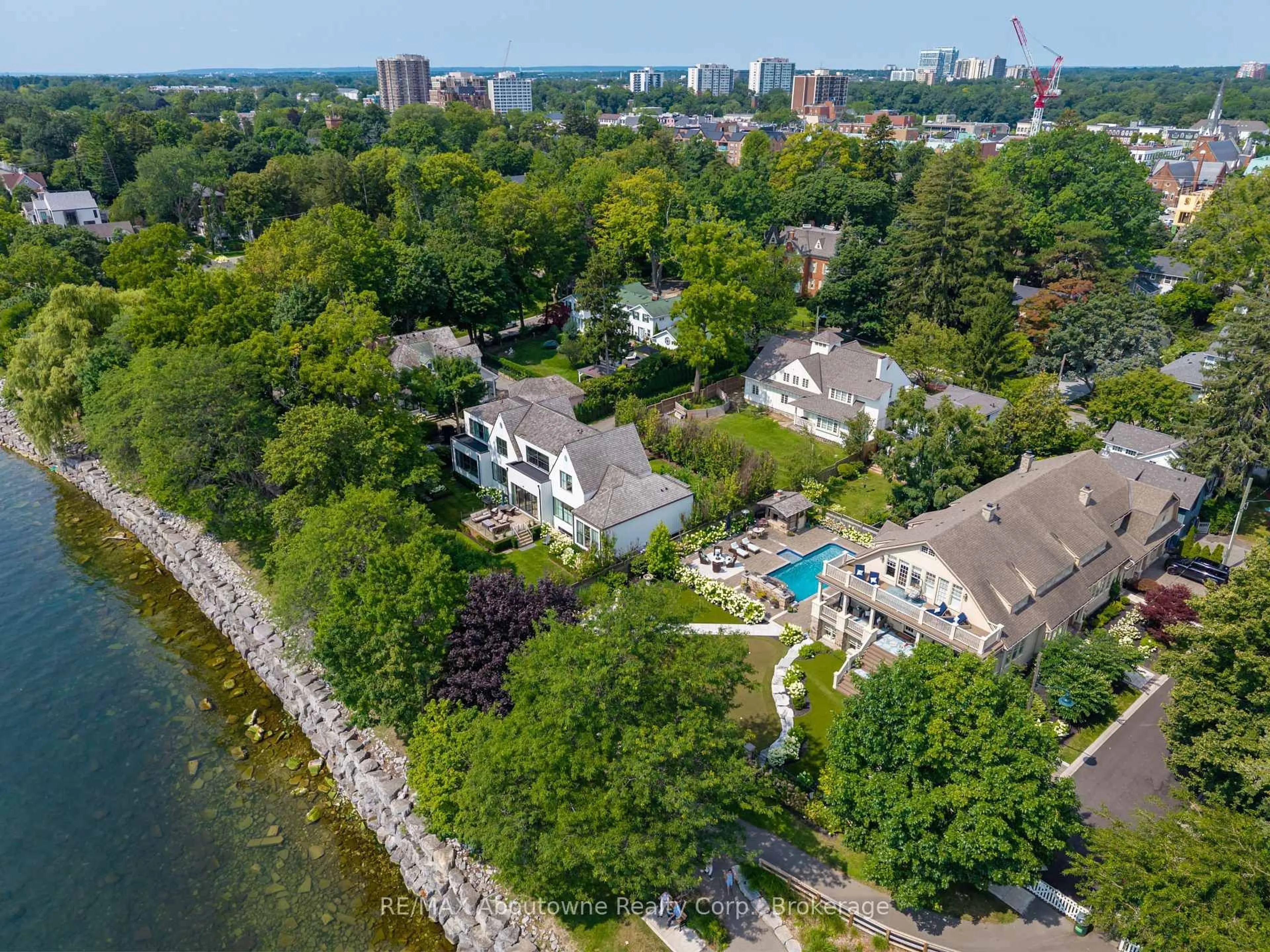 A pic from outside/outdoor area/front of a property/back of a property/a pic from drone, water/lake/river/ocean view for 26 Trafalgar Rd, Oakville Ontario L6J 3E7
