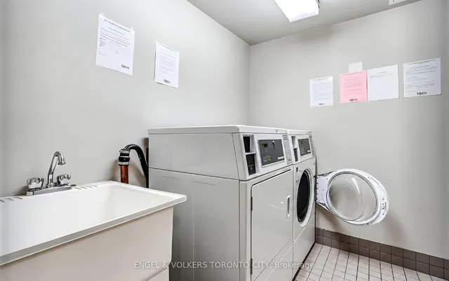 1100 Caven St #1204, Mississauga 5