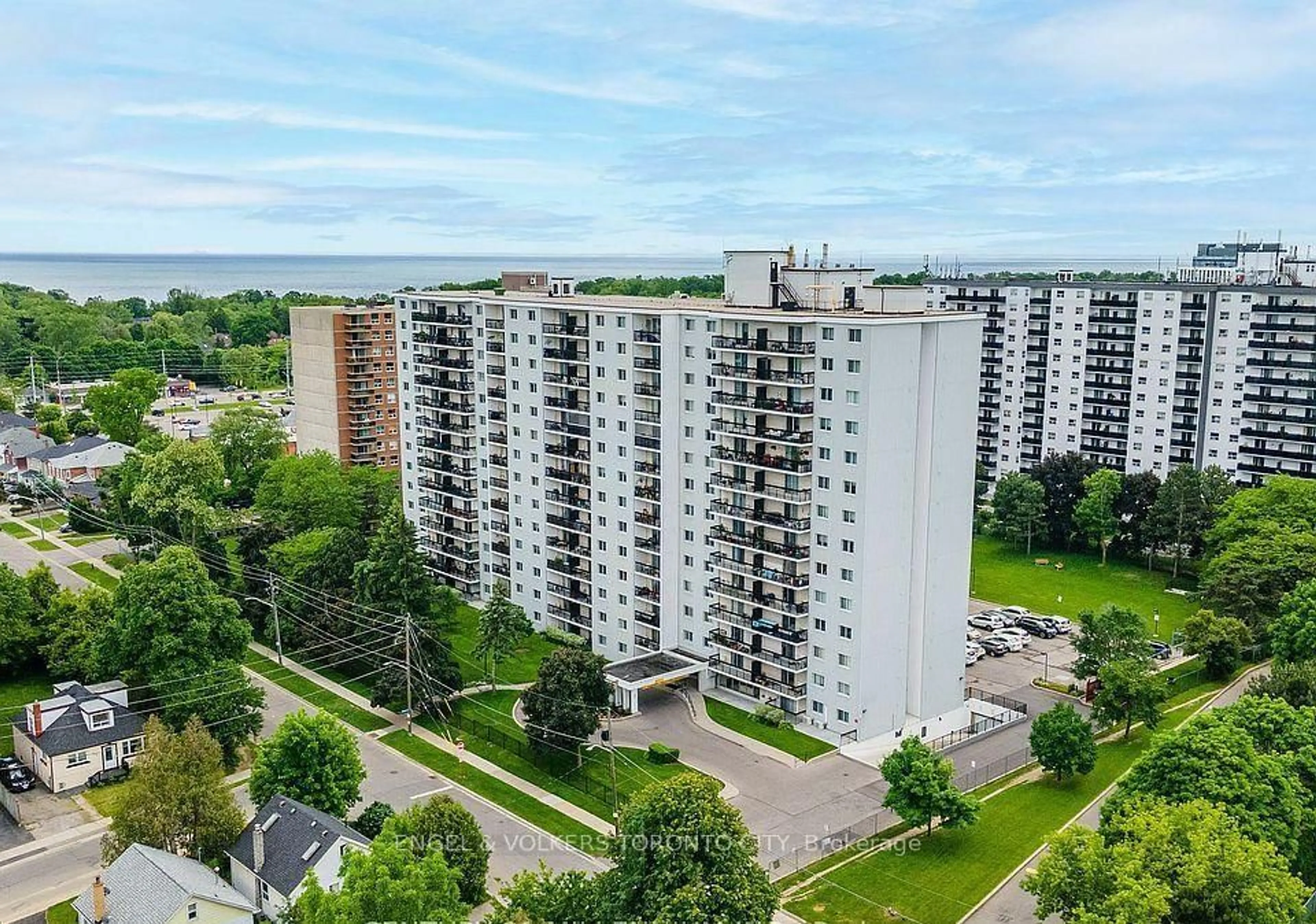 A pic from outside/outdoor area/front of a property/back of a property/a pic from drone, city buildings view from balcony for 1100 Caven St #1204, Mississauga Ontario L5G 4N3