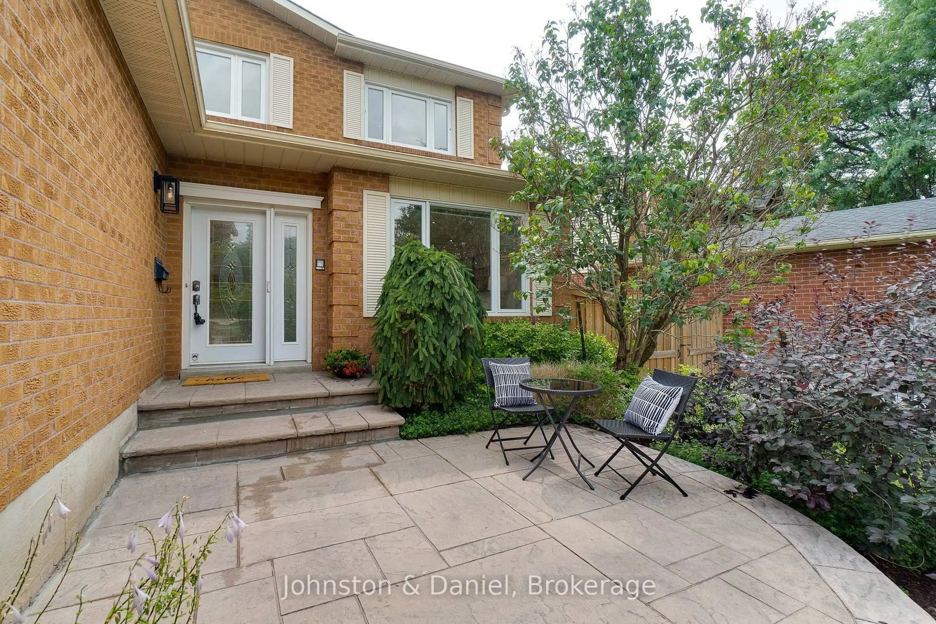 Patio, street for 12 Jason Cres, Halton Hills Ontario L7G 4Z4