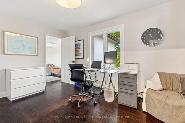 372 Trafalgar Rd, Oakville 3