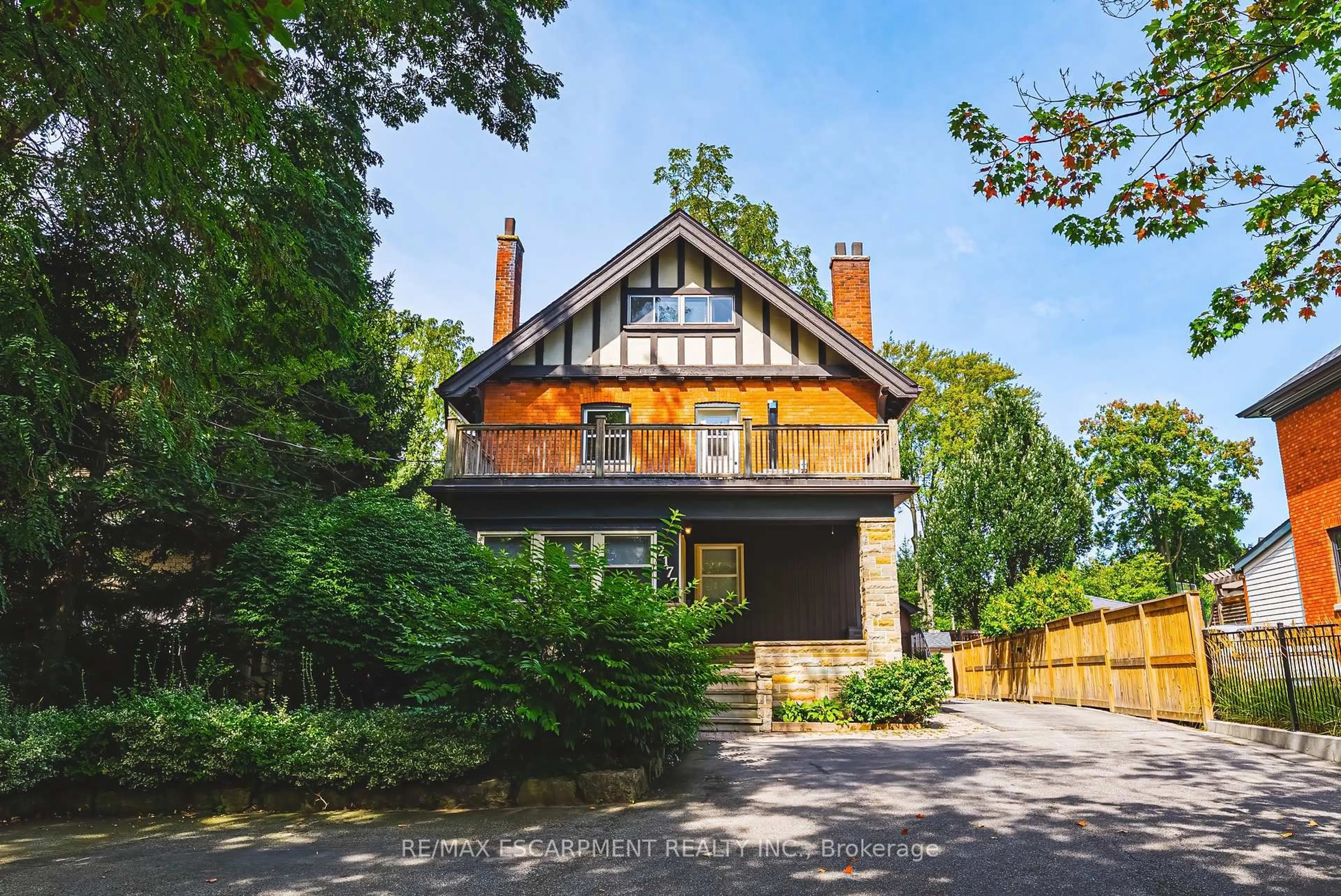 Home with brick exterior material, street for 2177 Lakeshore Rd, Burlington Ontario L7R 1A5