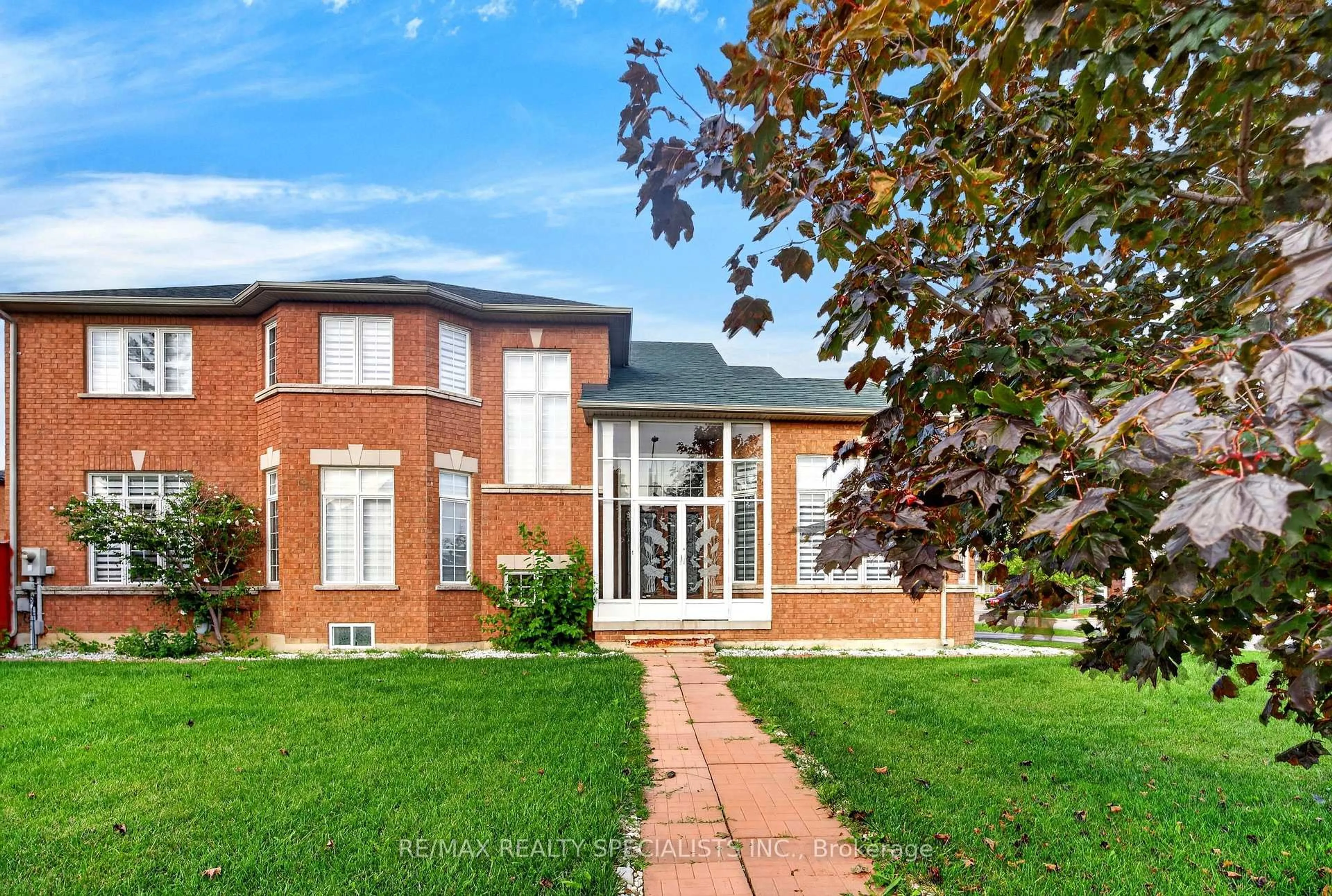 Home with brick exterior material, building for 3463 Crimson King Circ, Mississauga Ontario L5N 8M9