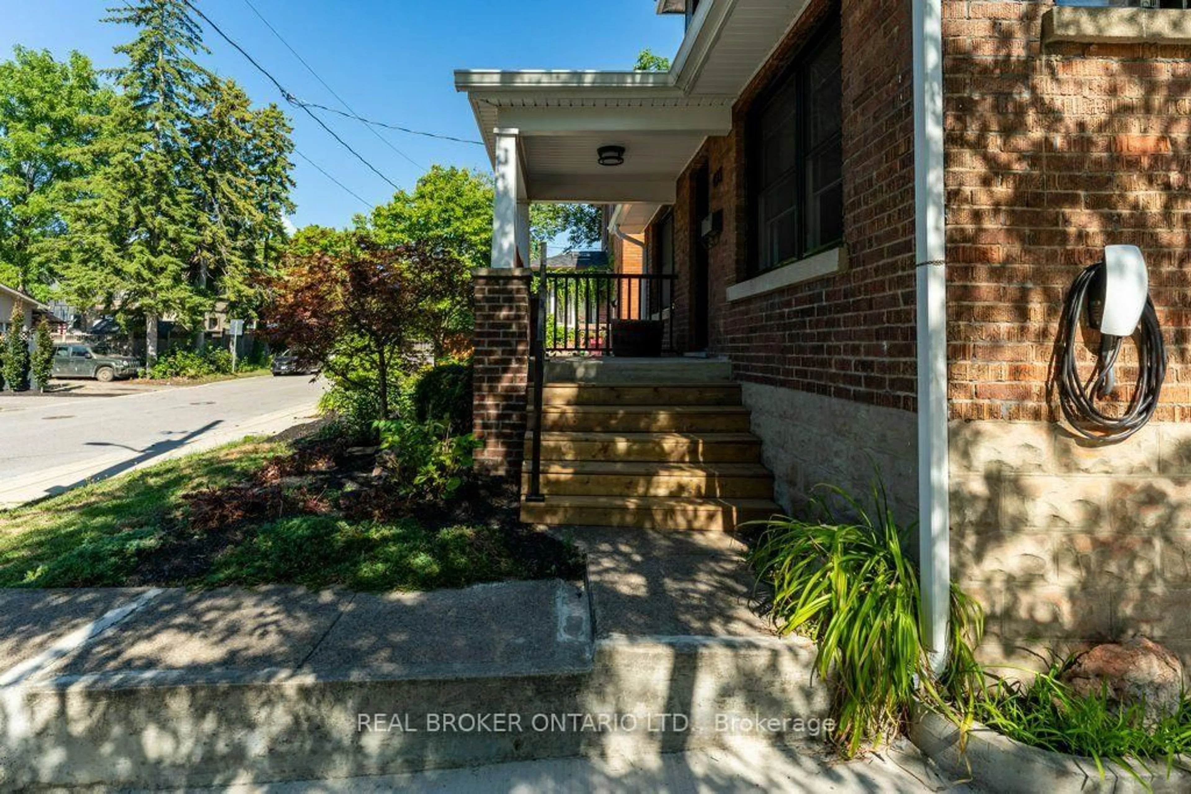 Unknown for 493 Crosby Ave, Burlington Ontario L7R 2R6