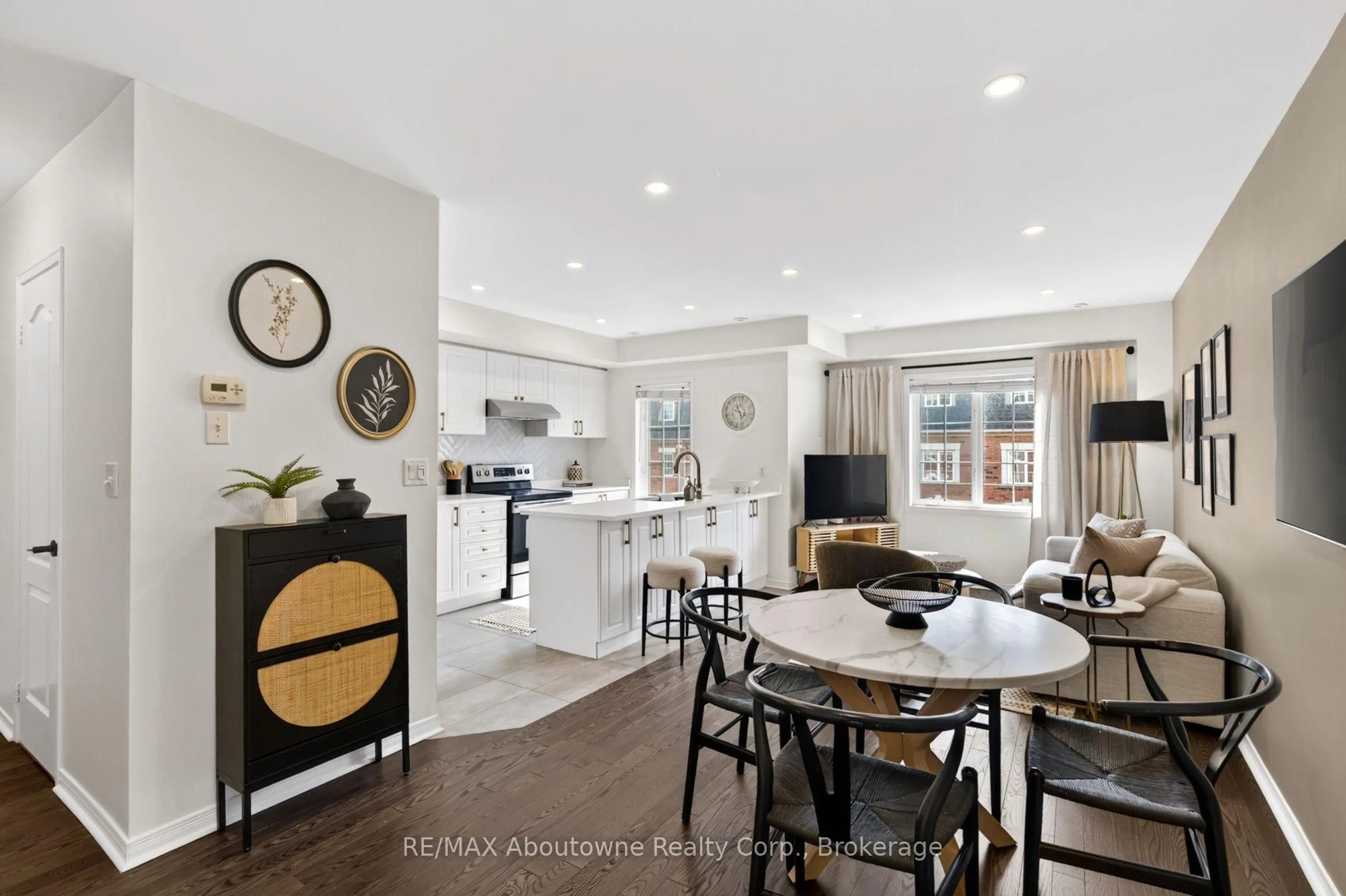 Open concept kitchen, unknown for 601 Shoreline Dr #156, Mississauga Ontario L5B 4K1