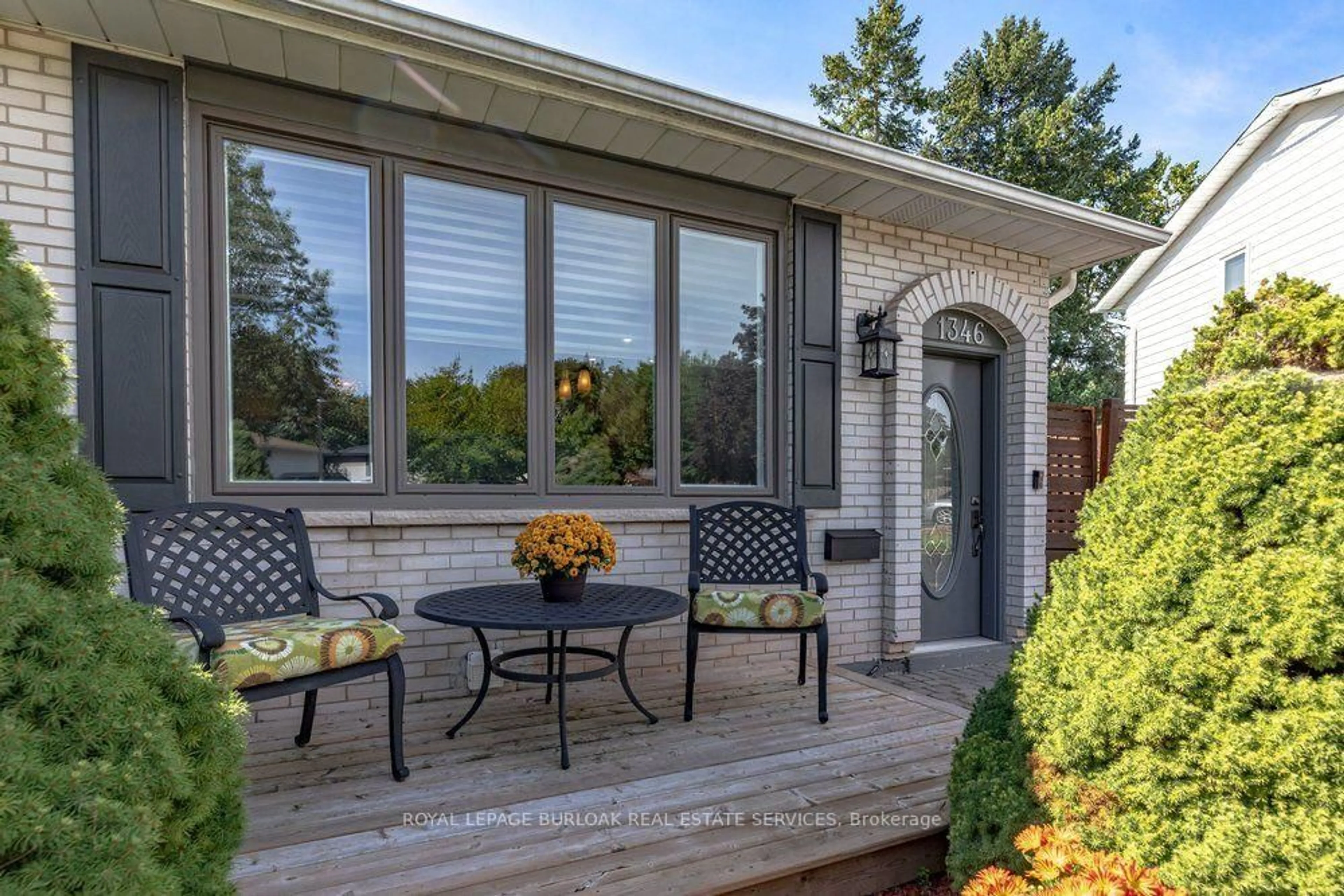 Patio, street for 1346 Roylen Rd, Oakville Ontario L6H 1V4