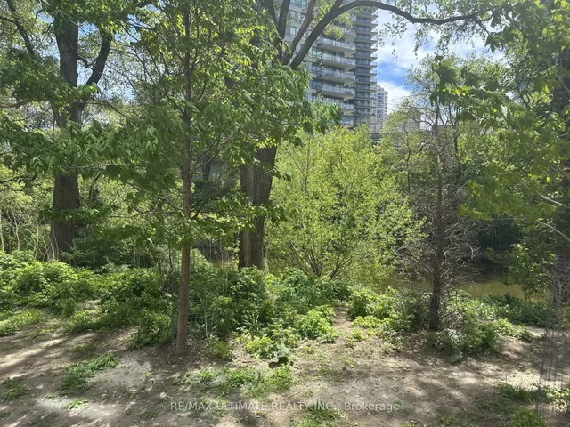 2212 Lake Shore Blvd #TH1, Toronto 2