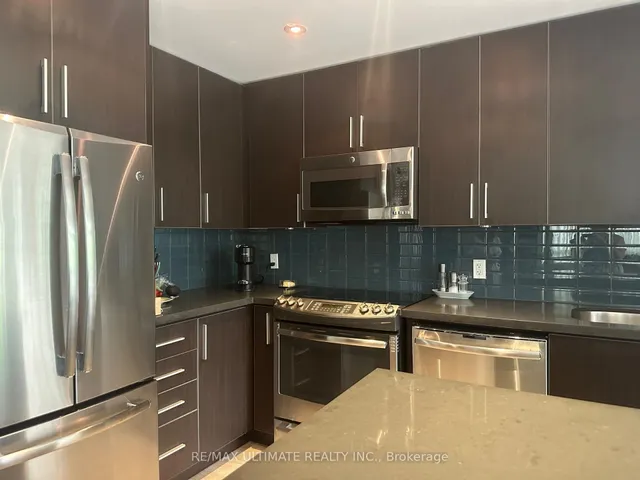 2212 Lake Shore Blvd #TH1, Toronto 3