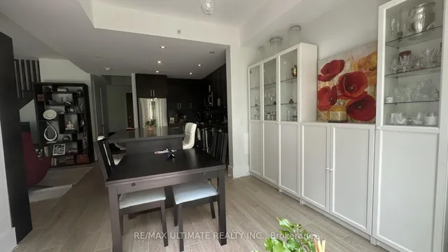 2212 Lake Shore Blvd #TH1, Toronto 5
