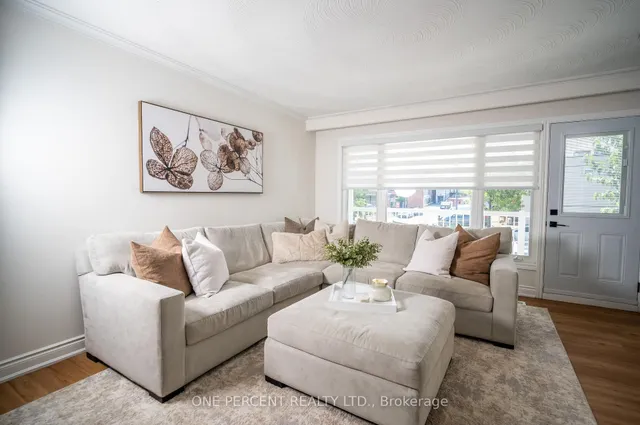 75 Plunkett Rd, Toronto 4