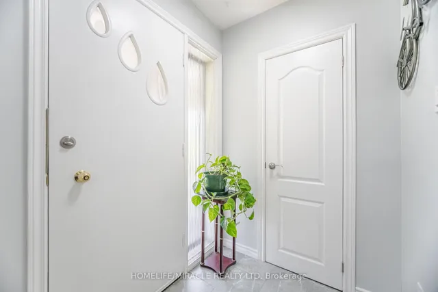 41 Bradstock Rd, Toronto 5