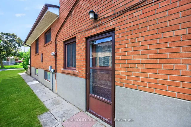 11 Swordbill Dr, Toronto 5